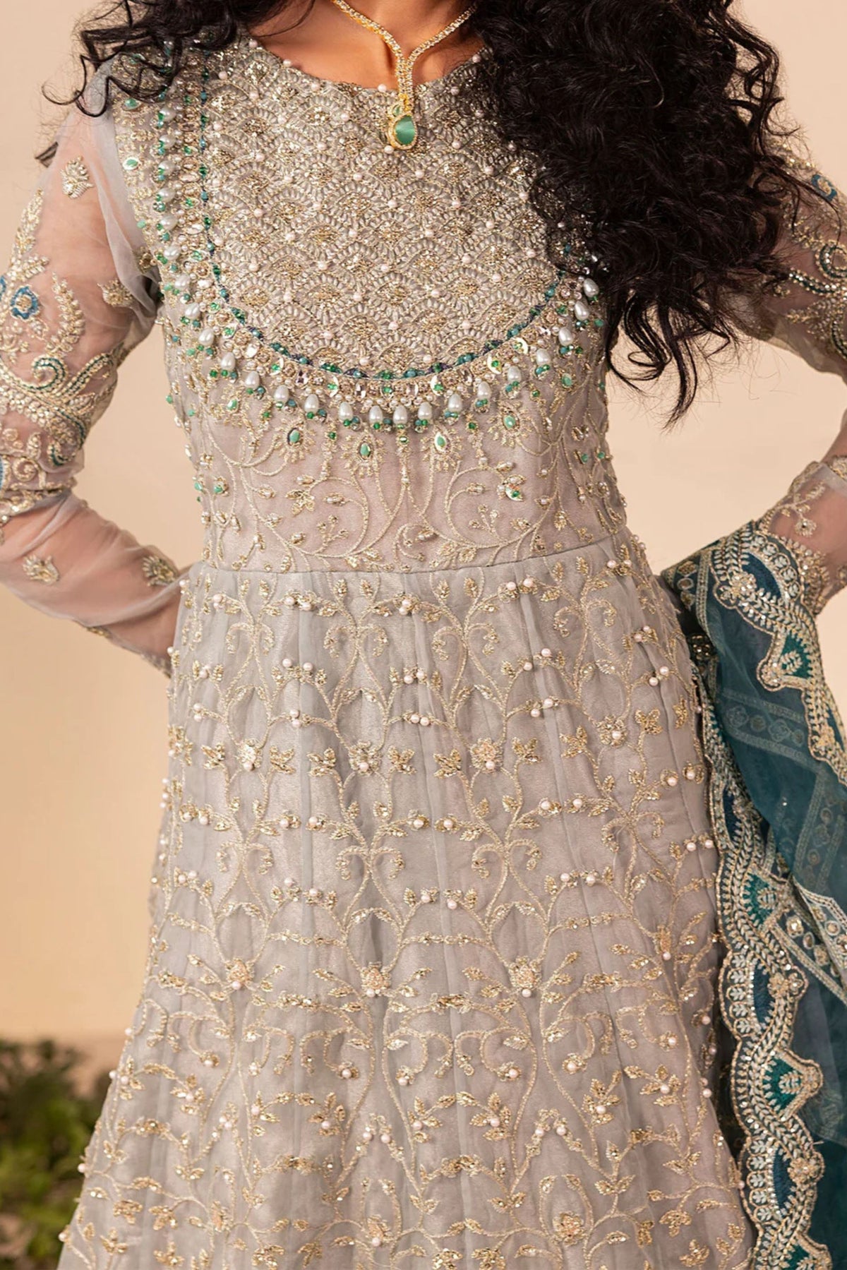 Pakistani Ladies Wedding Outfits 
