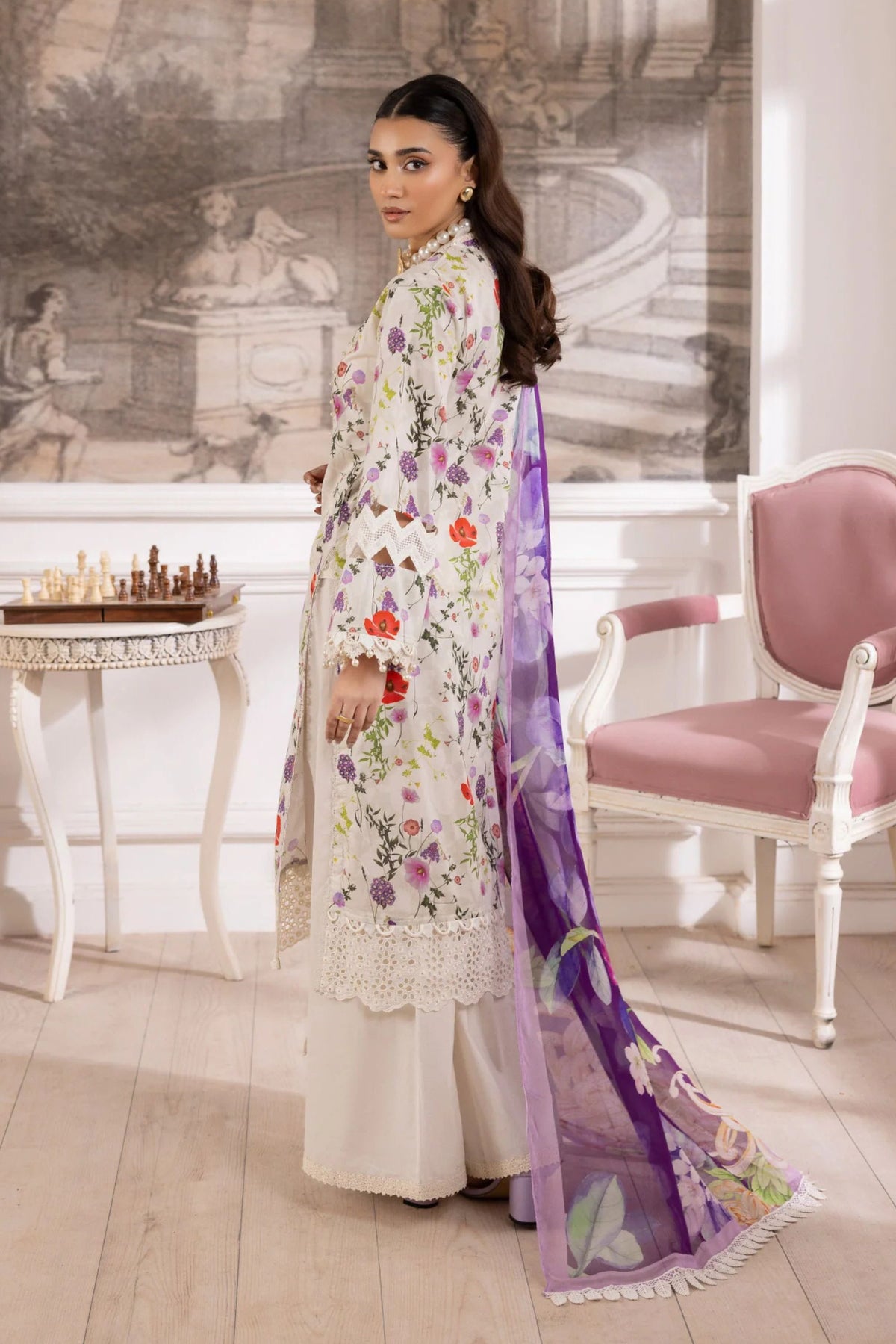 Pakistani Formal Suits For Ladies
