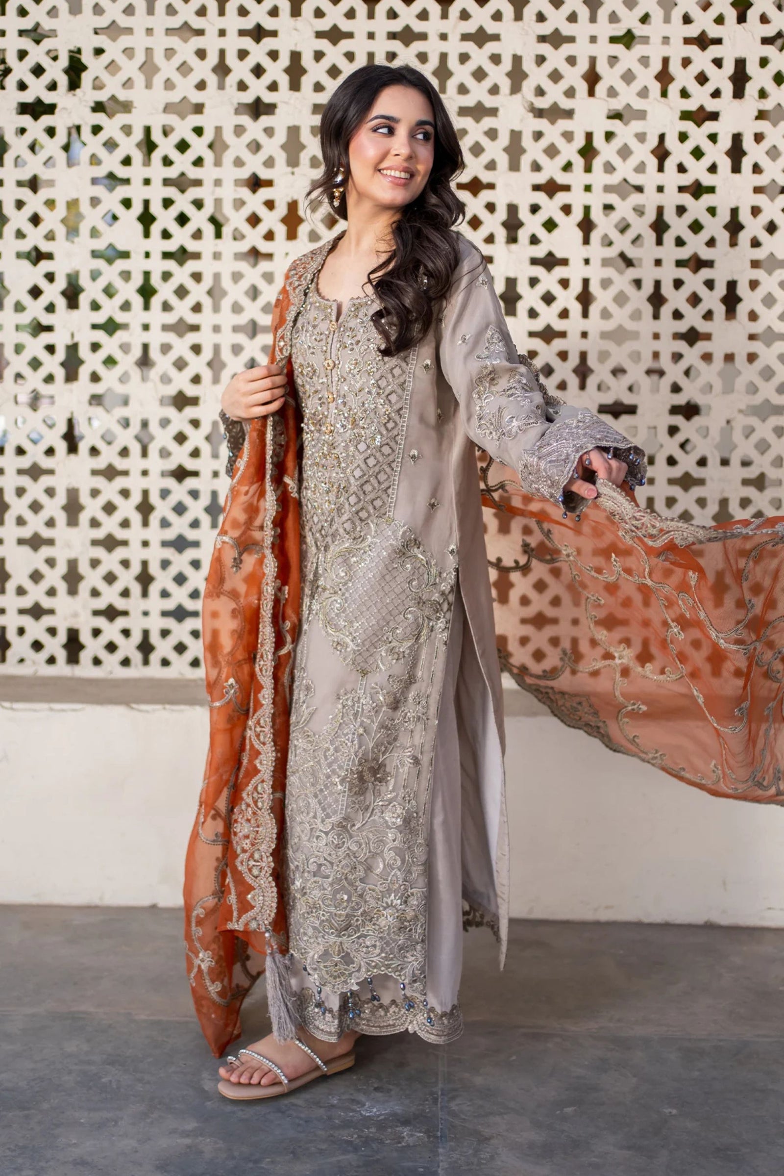 Latest Pakistani Wedding Outfits 2025