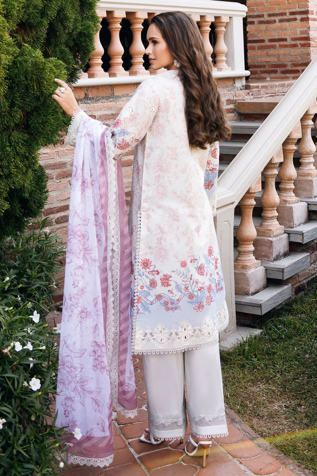 Fancy Pakistani Dresses For Get Together