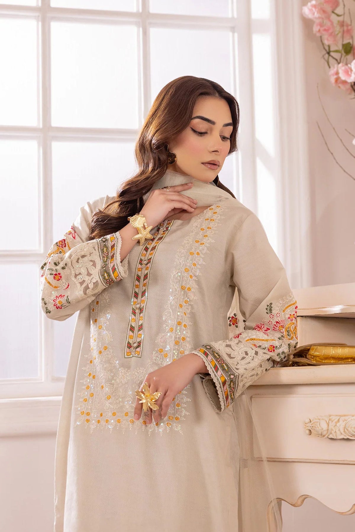 Formal Outfits For Women Pakistani