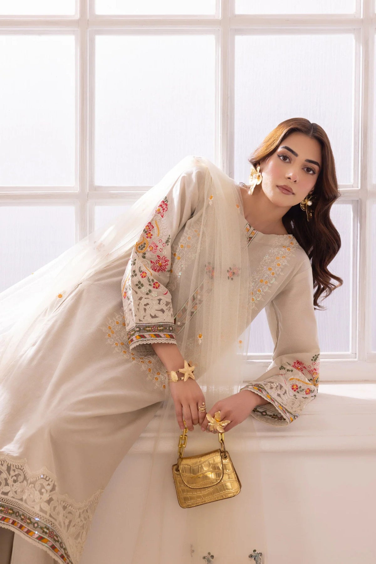 Formal Outfits For Women Pakistani