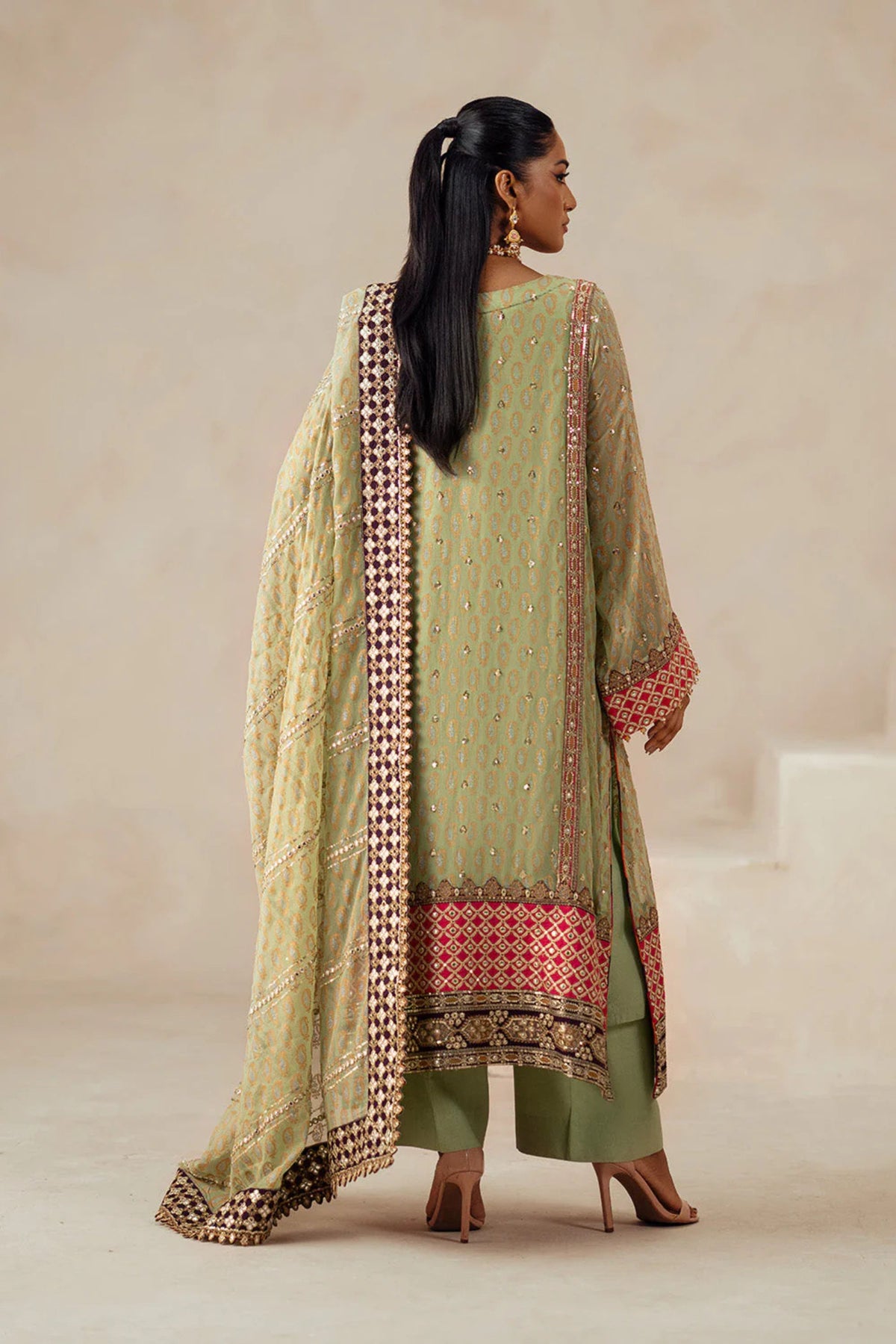 Pakistani Wedding Suits For Women In Brisbane