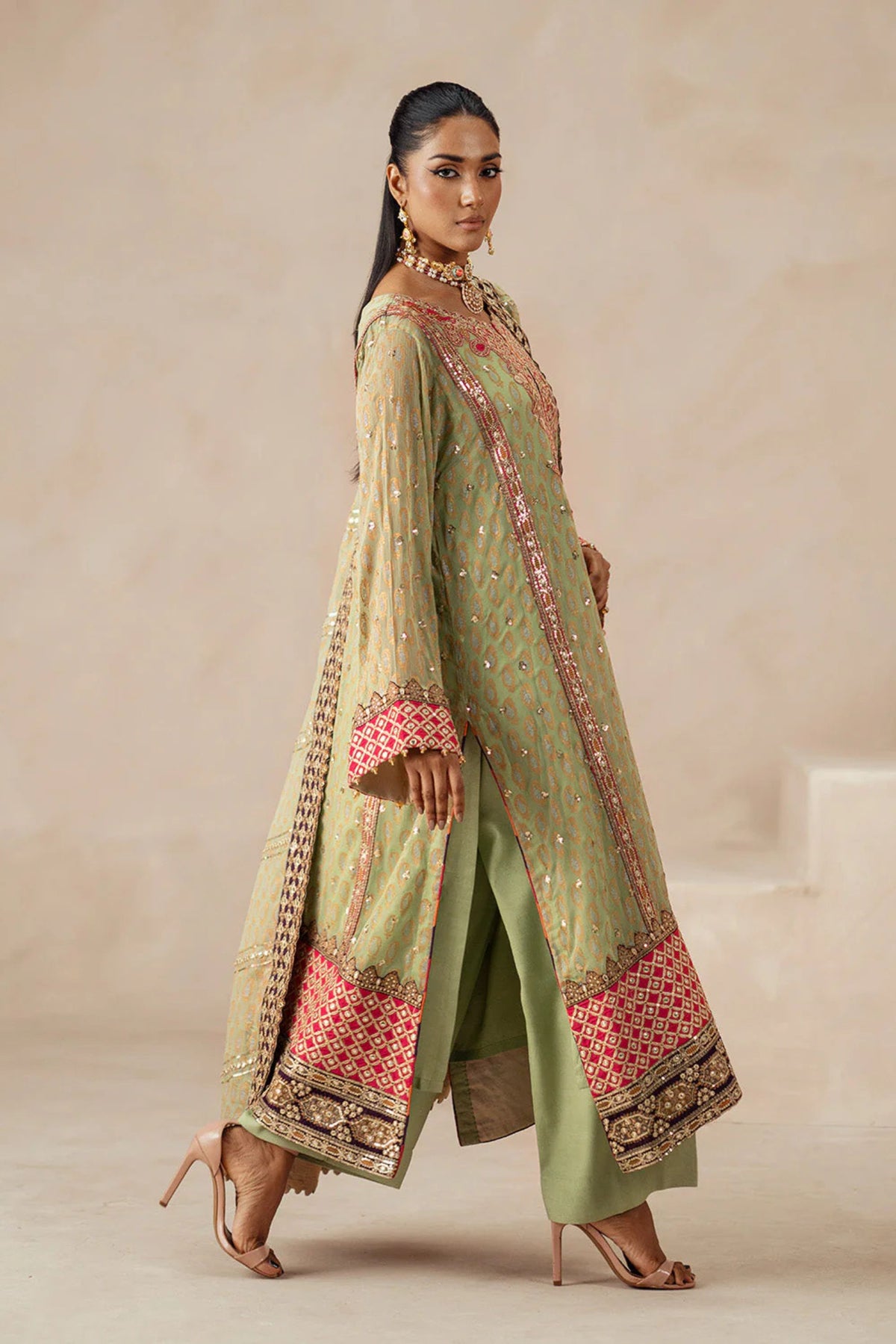 Pakistani Wedding Suits For Women In Brisbane