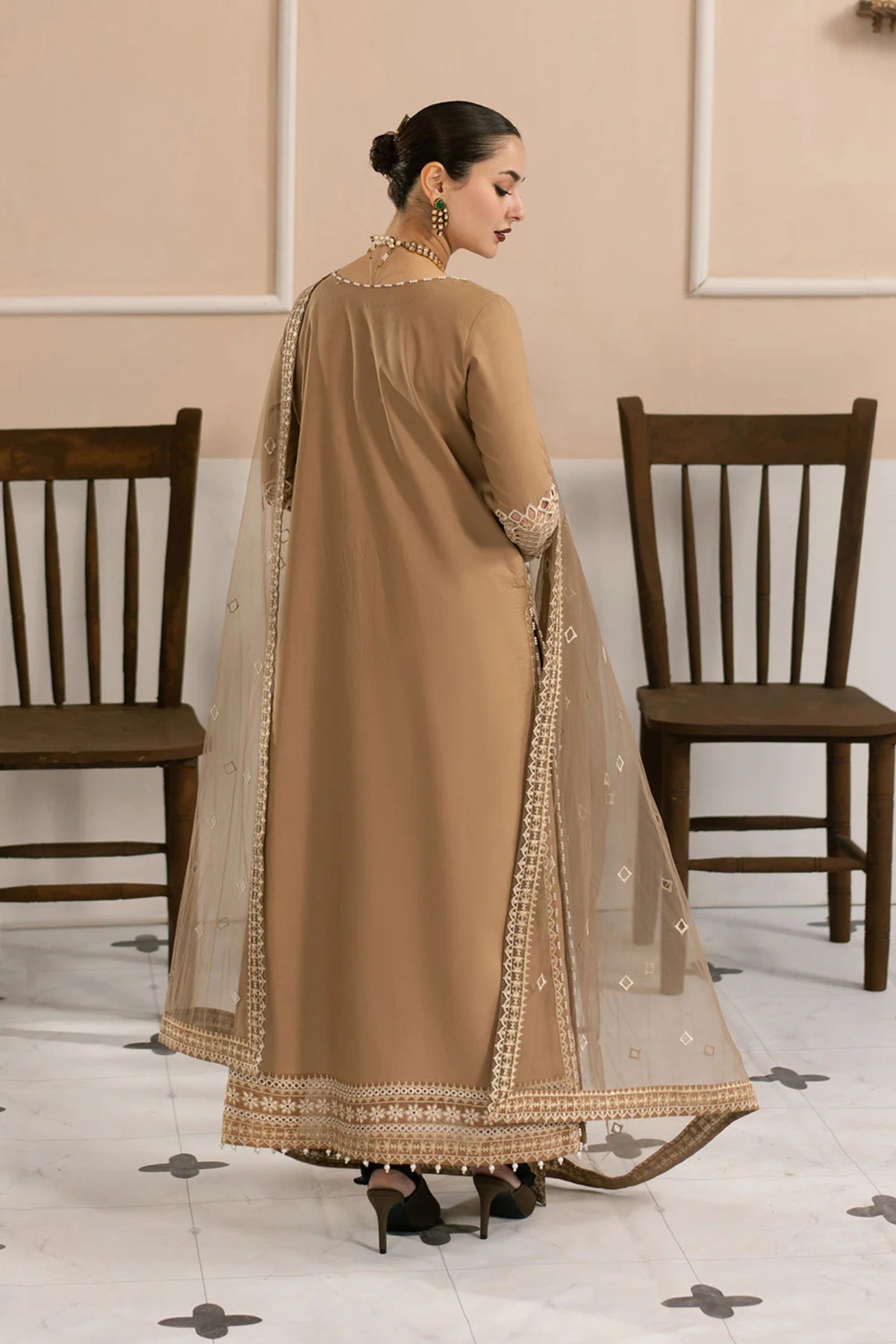 Pakistani Ladies Lawn Outfits In Australia