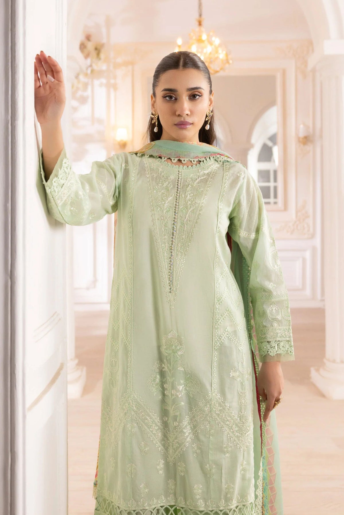 Pakistani Formal Clothes For Females In Australia