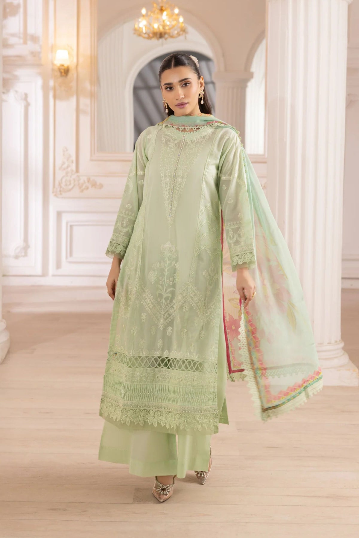 Pakistani Formal Clothes For Females In Australia