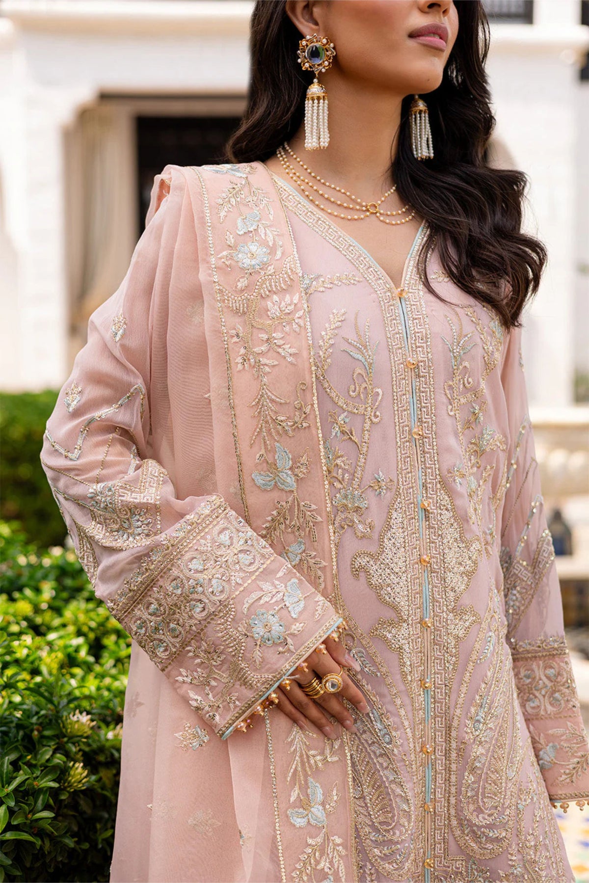 Pakistani Wedding Clothes For Females In UK