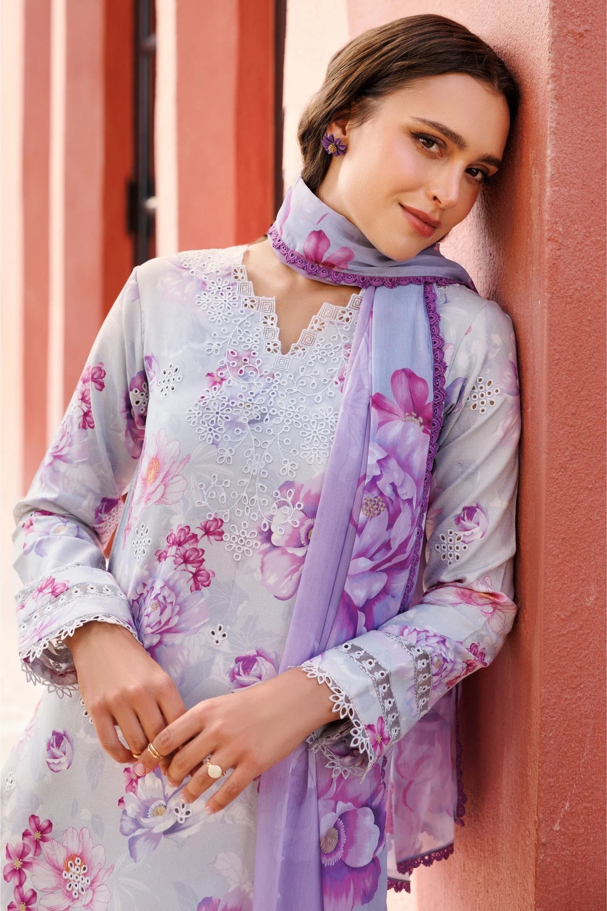 Pakistani Lawn Suits Online 