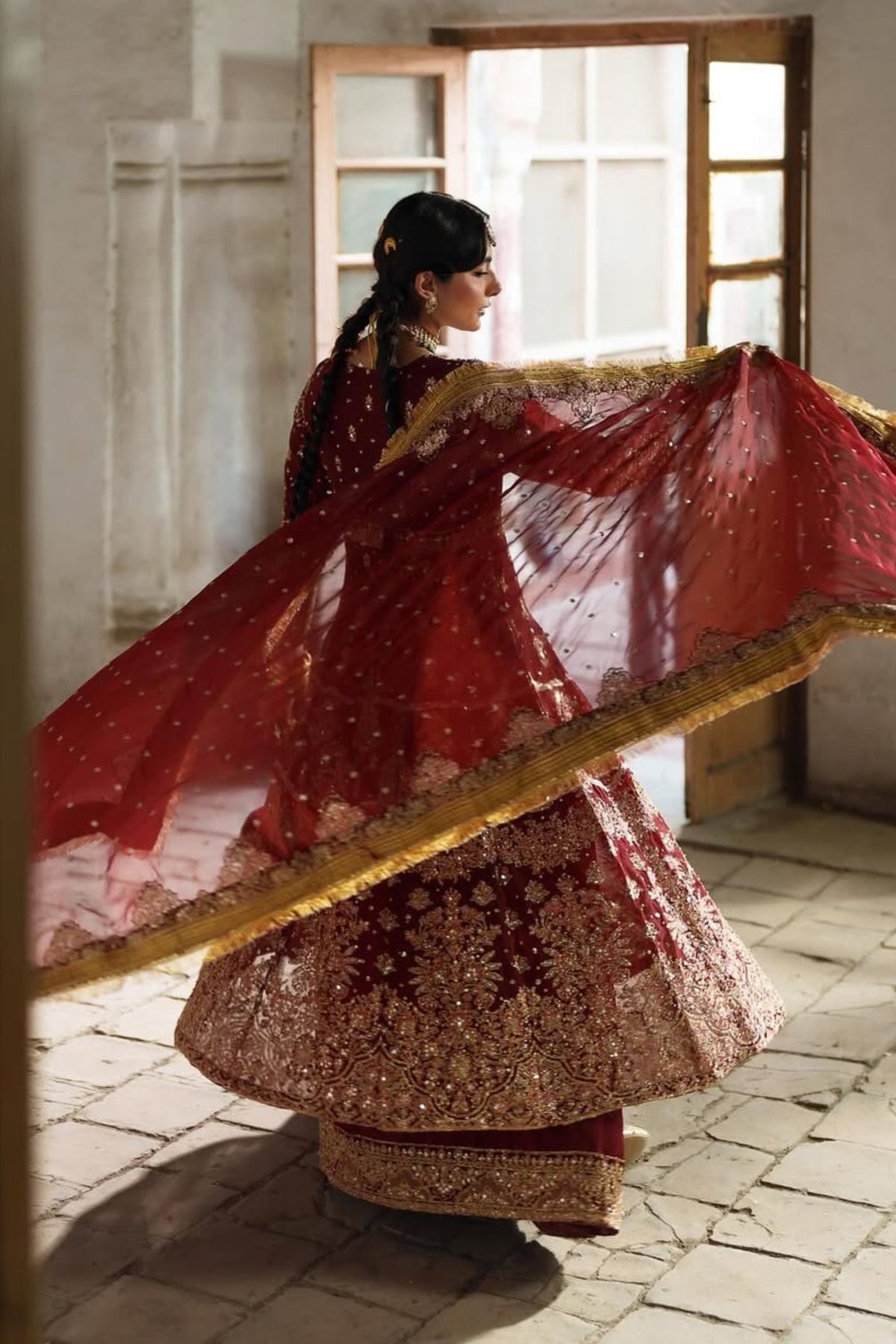 Traditional Pakistani Wedding Clothing 