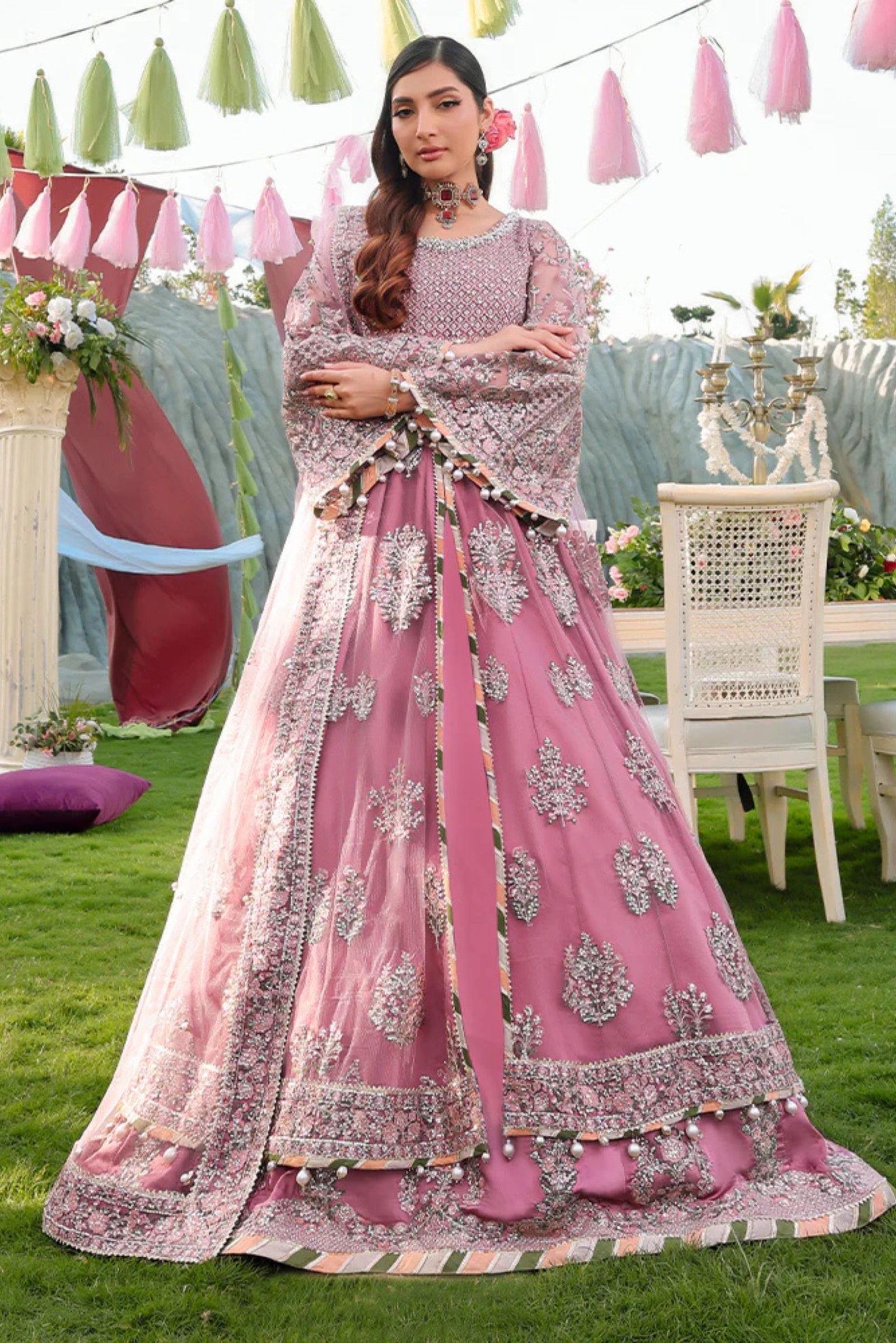 Latest Pakistani Wedding Outfits 2025