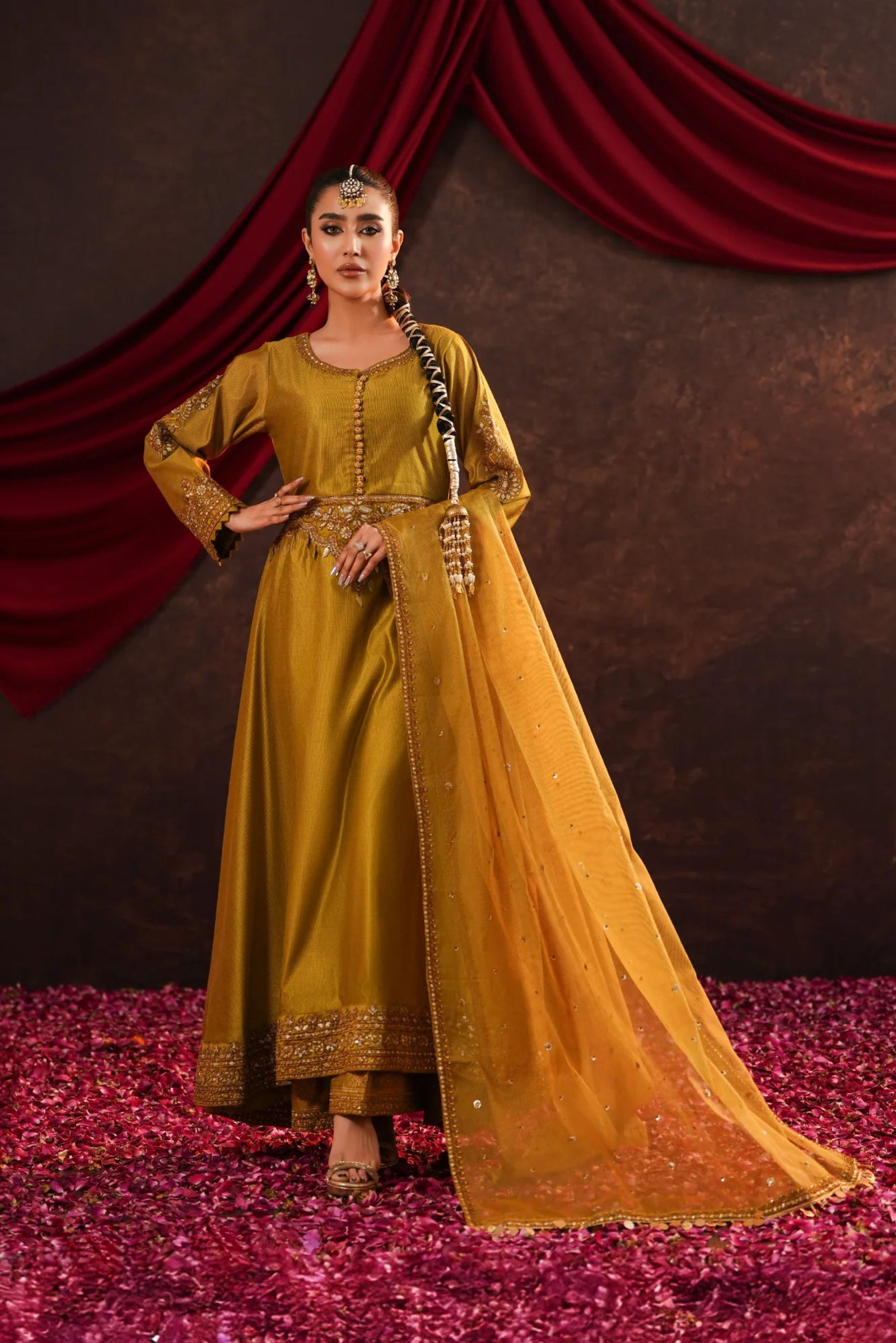 Pakistani Wedding Outfits For Ladies 