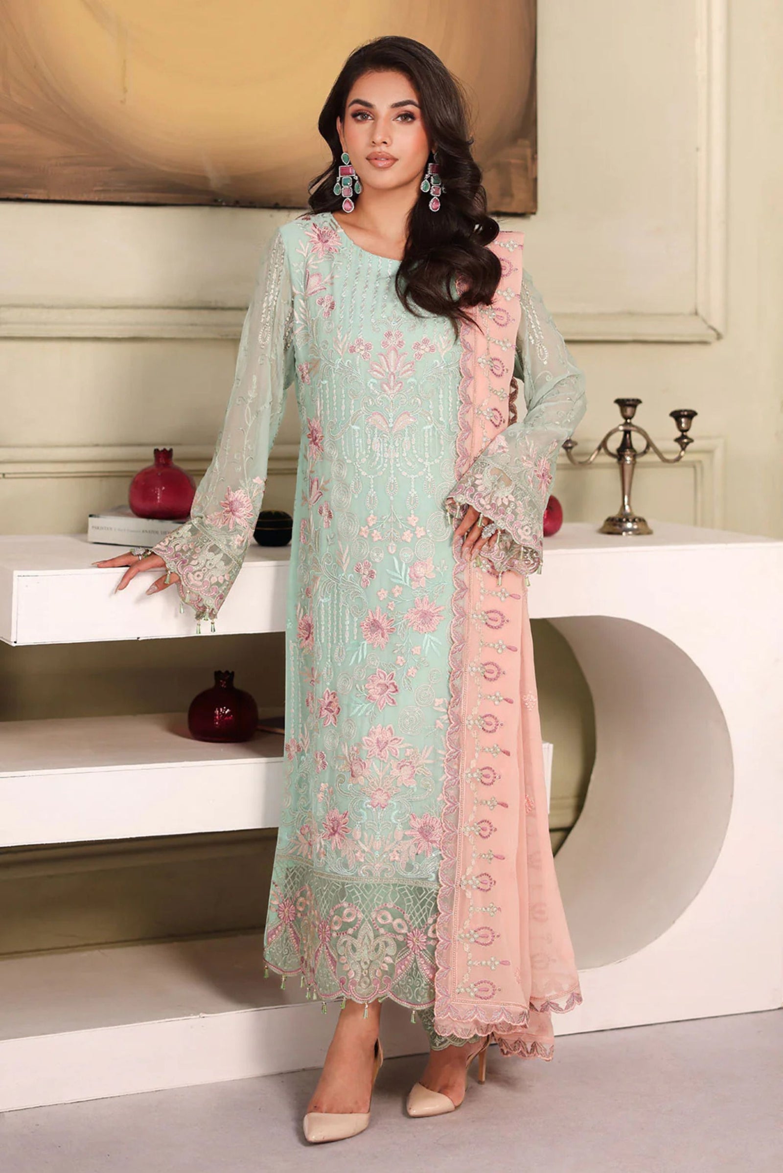 Pakistani Wedding Suits For Women In UK