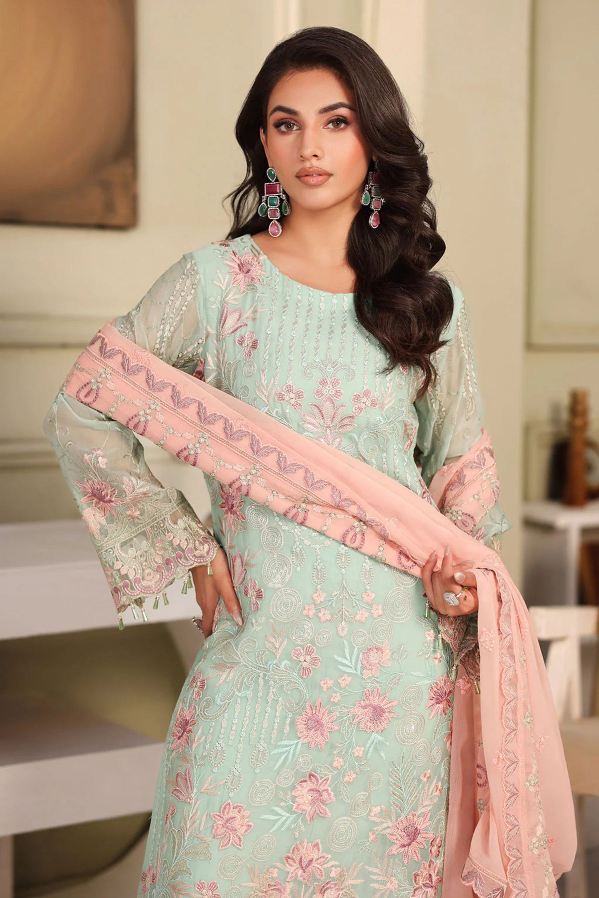 Pakistani Wedding Suits For Women In UK