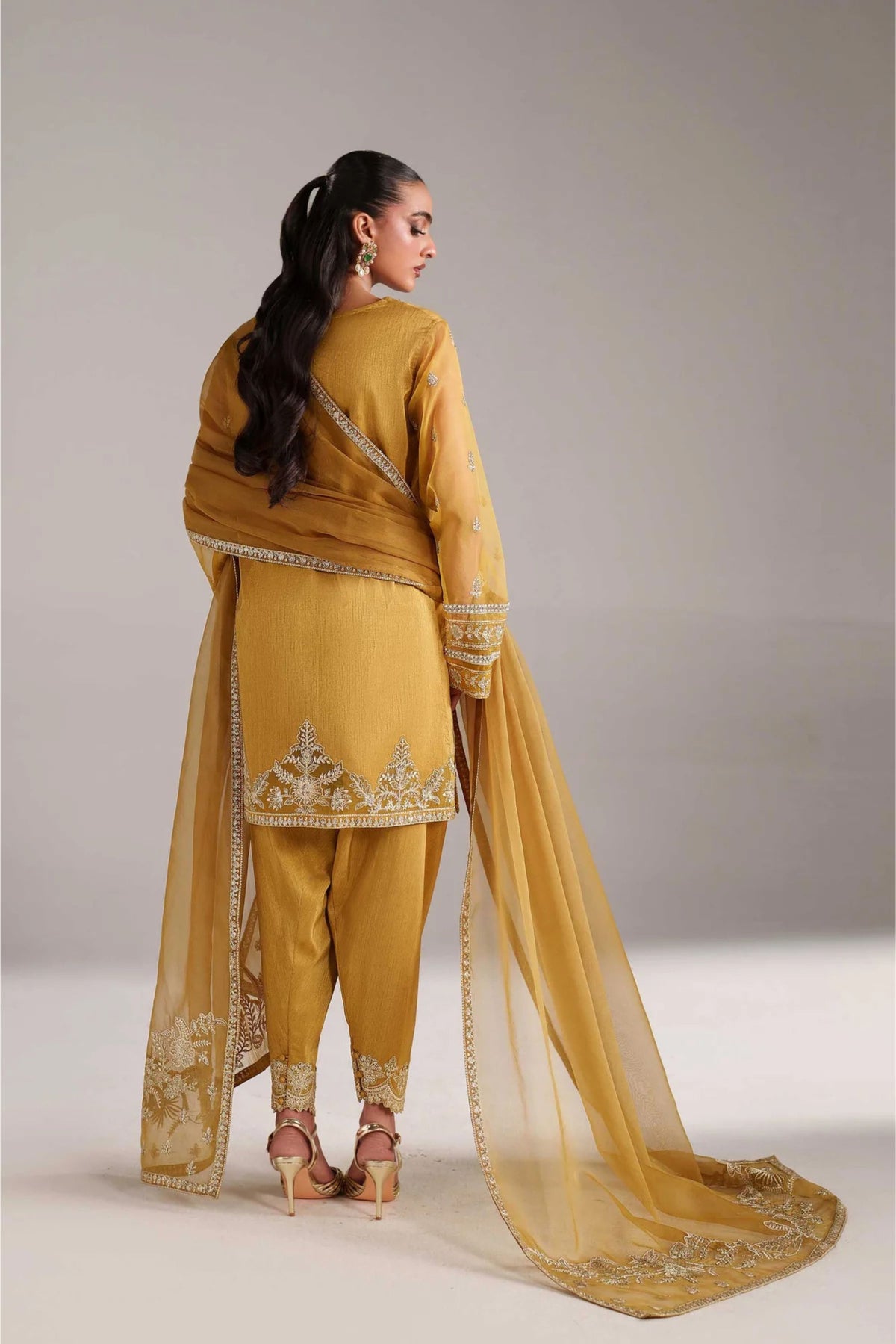 Pakistani Readymade Suits