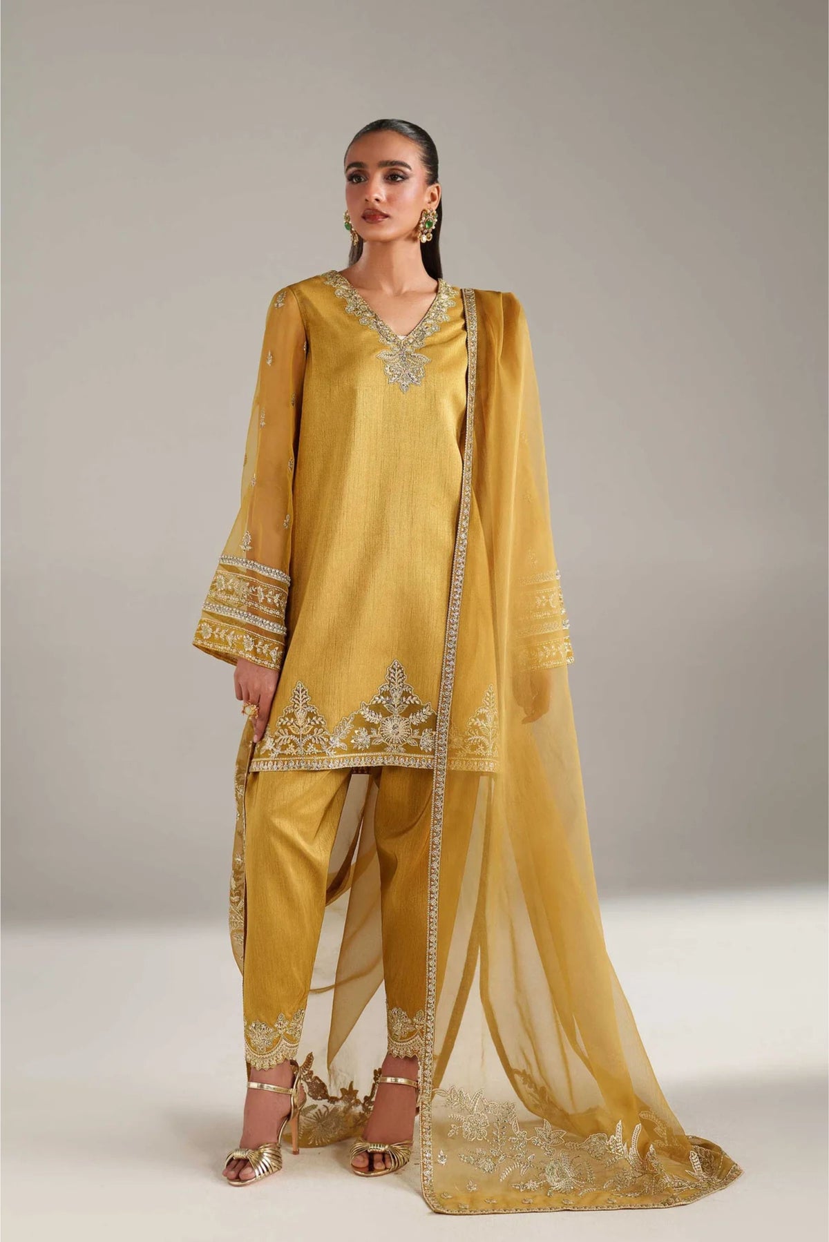 Pakistani Readymade Suits