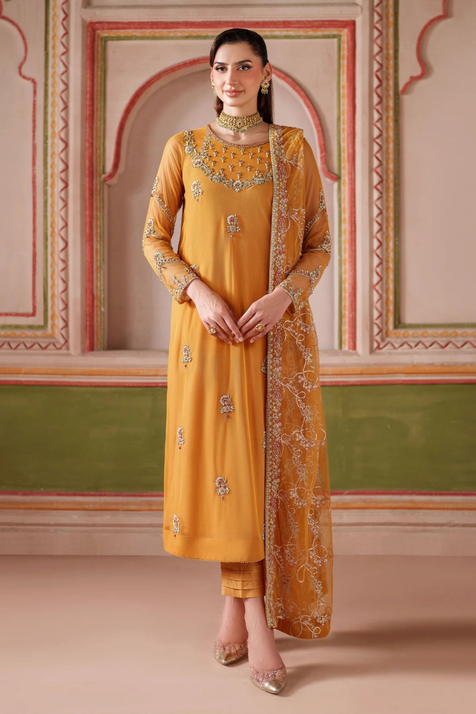 Pakistani Mehndi Wear Outfit For Ladies