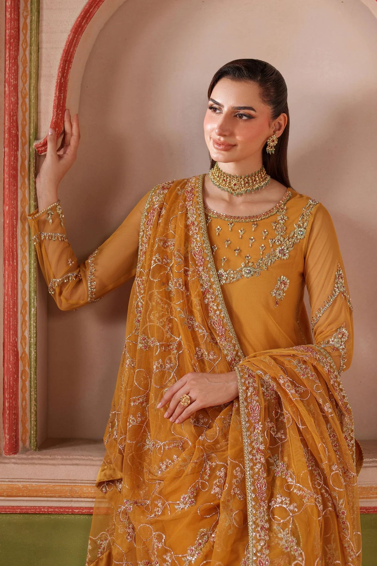 Pakistani Mehndi Wear Outfit For Ladies