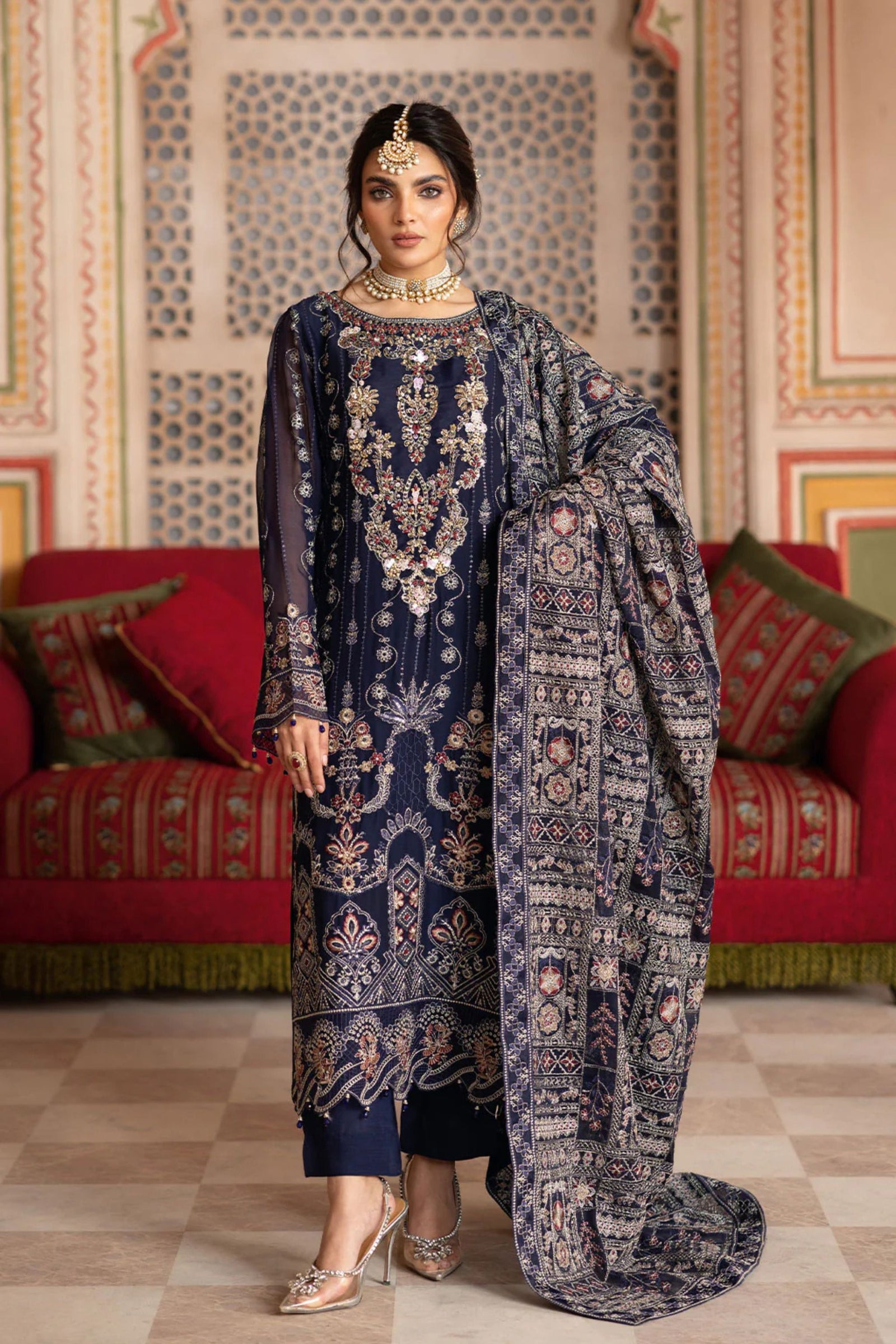 traditional pakistani wedding outfits
