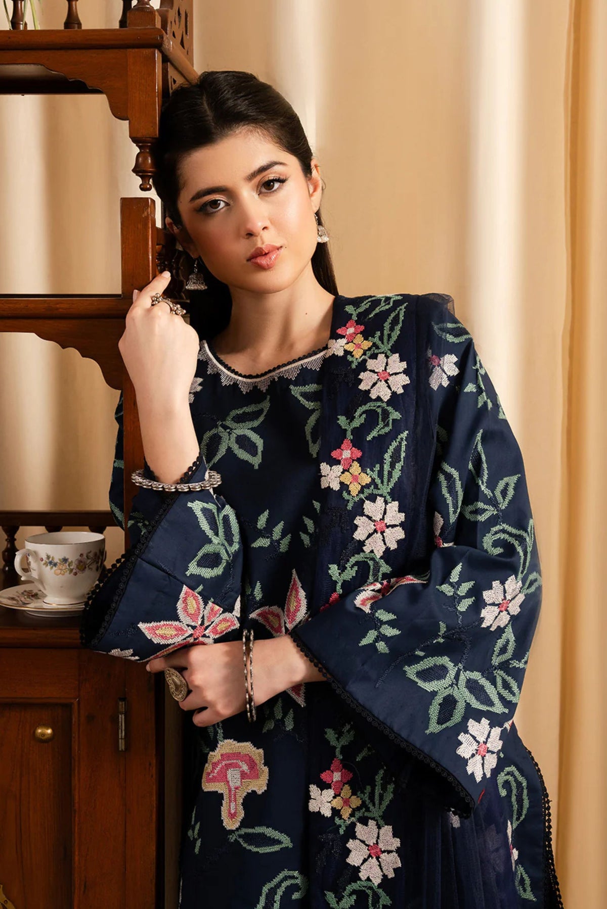 Latest Pakistani Formal Outfits 2025