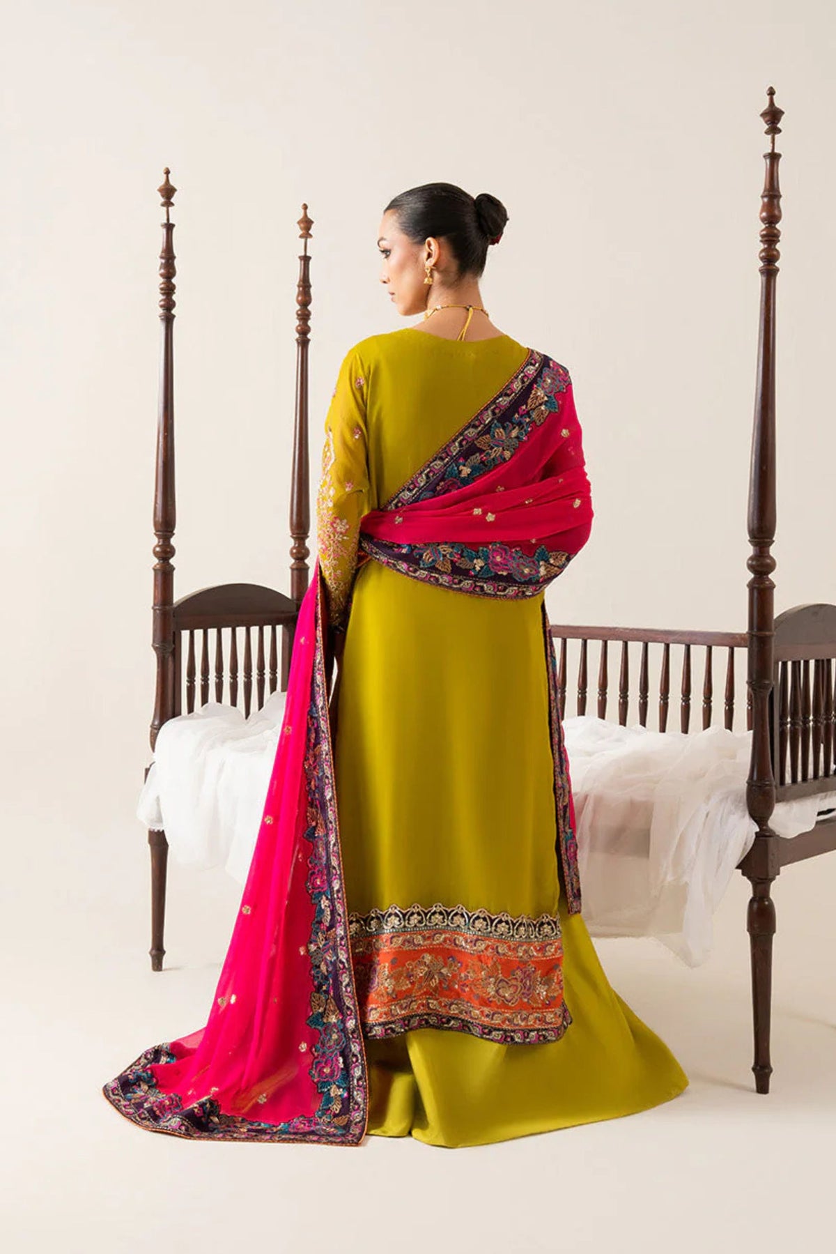 Pakistani Wedding Ensembles For Females