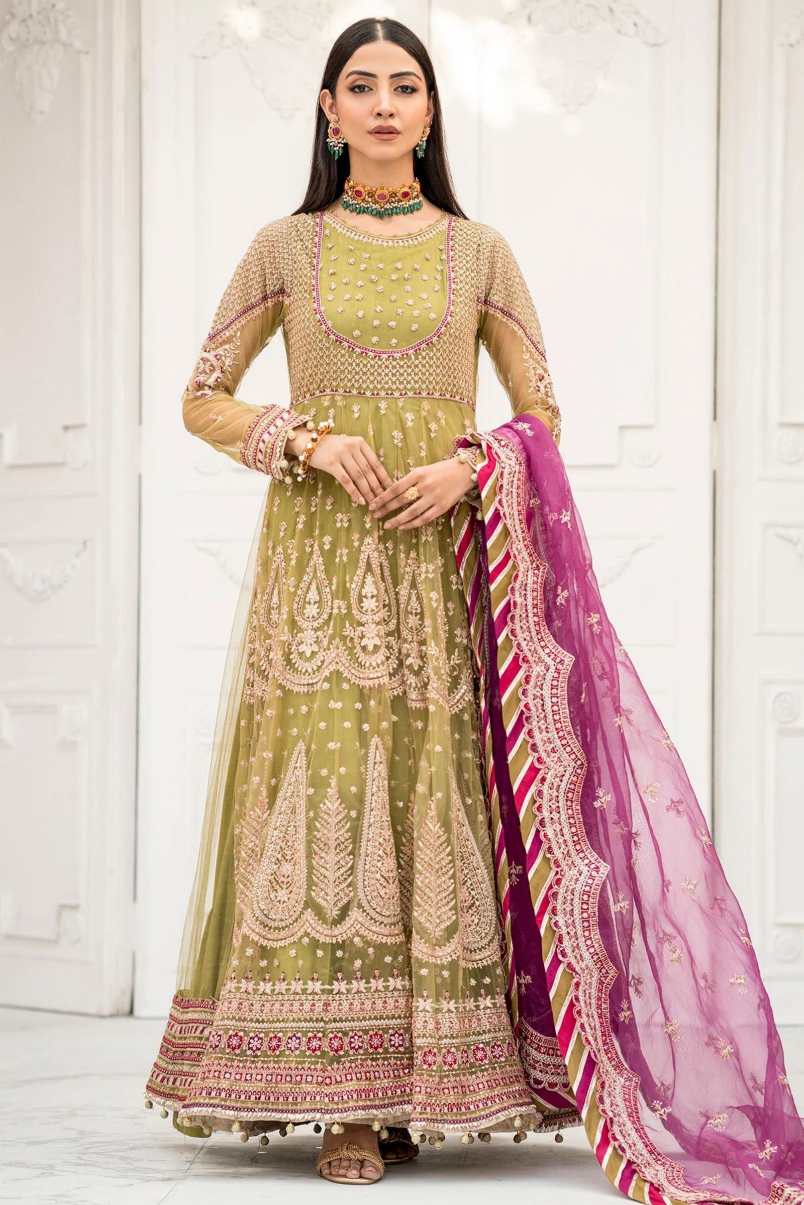 Pakistani Ladies Wedding Outfits | USA, UK, Canada