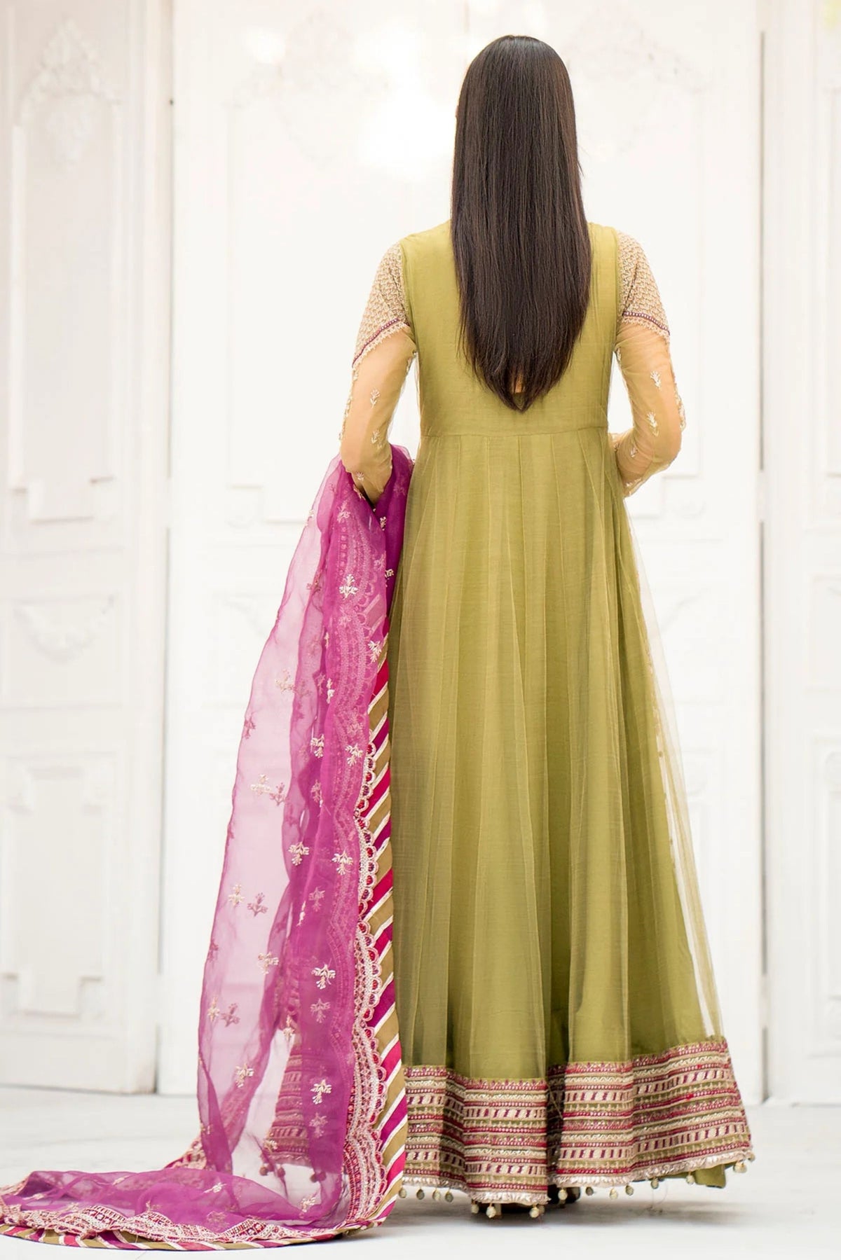 Pakistani Ladies Wedding Outfits | USA, UK, Canada