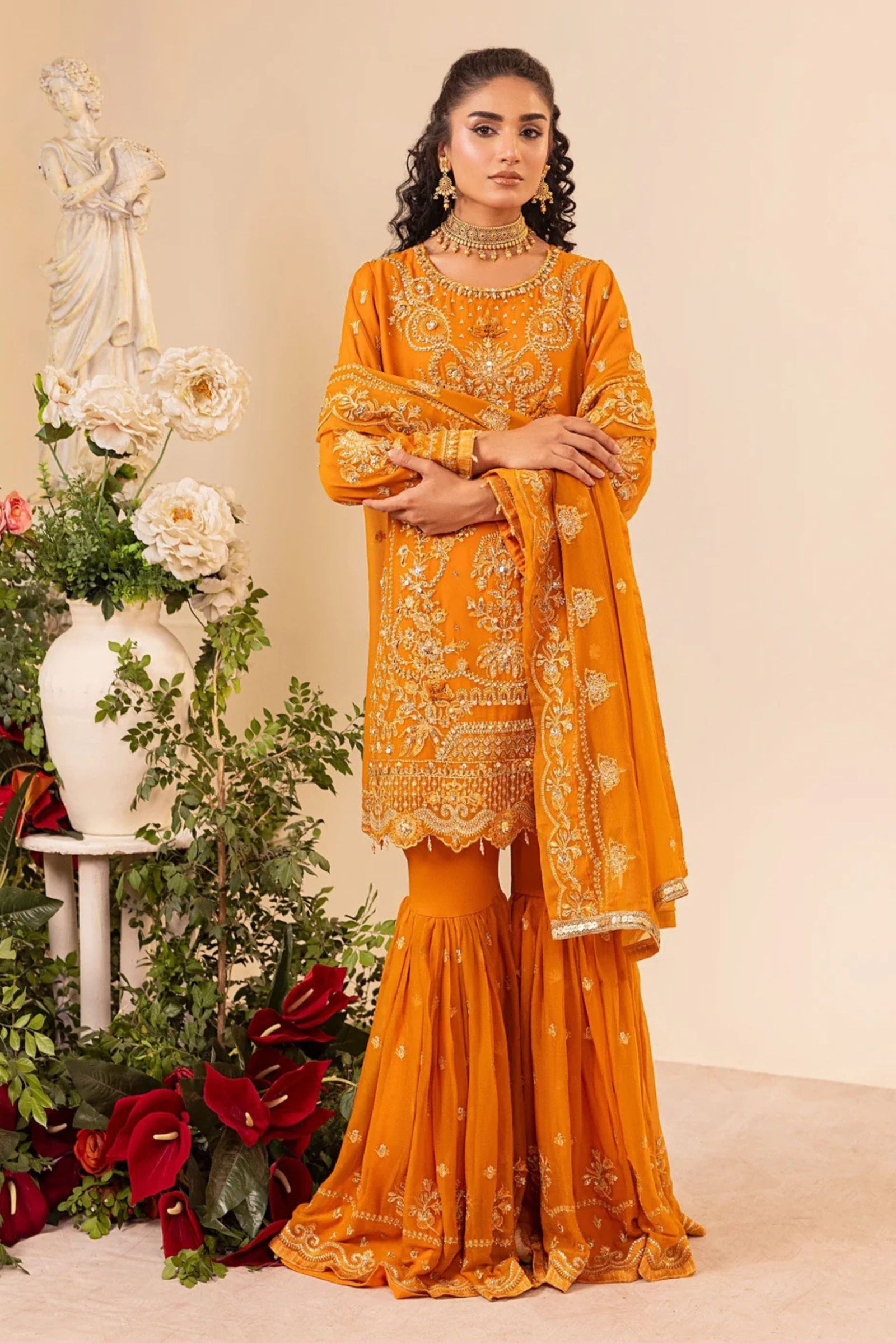 Pakistani Mehndi Night Outfit | East Epic