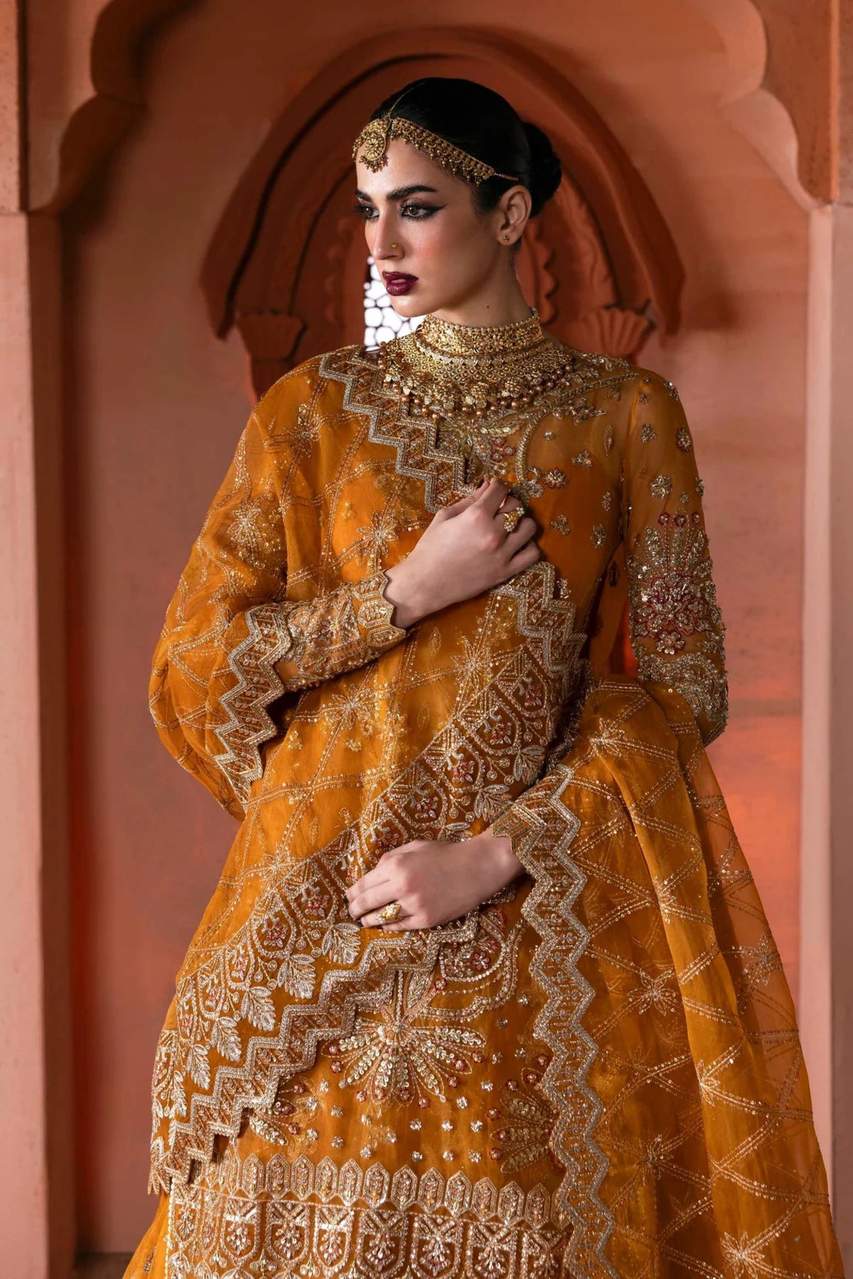 Pakistani Mehndi Night Outfit For Women 
