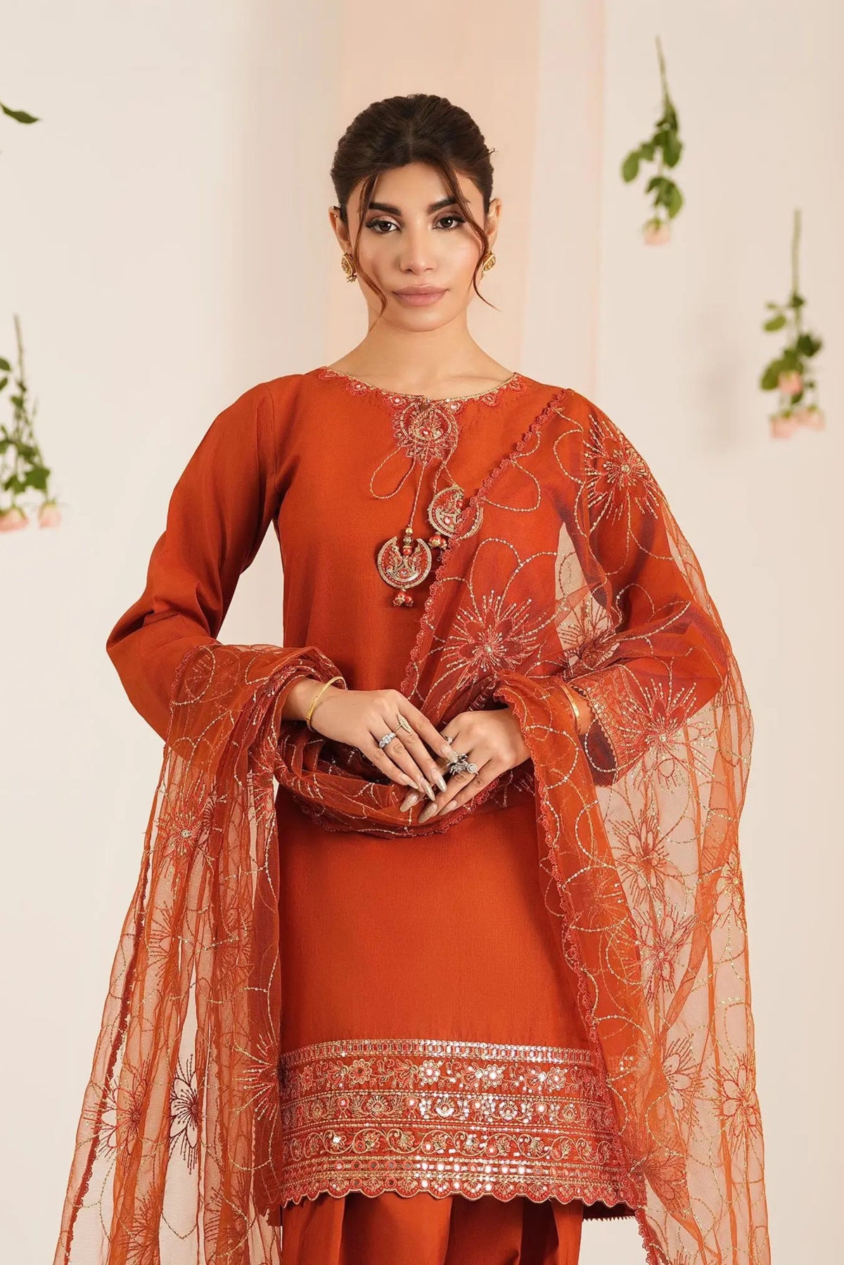 Fancy Mehndi Wear Dress For Pakistani Wedding