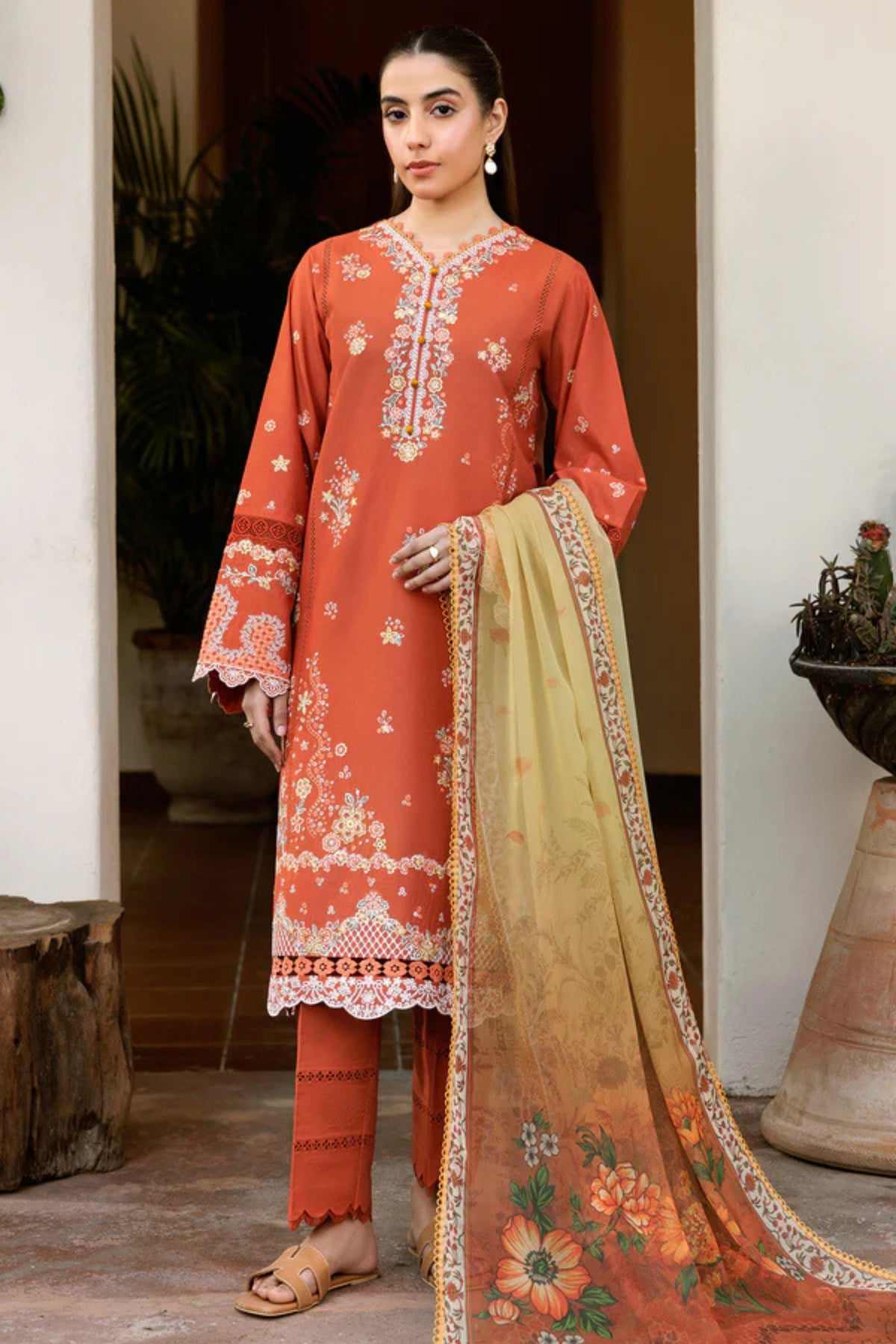 Latest Pakistani Semi Formal Outfits 2025