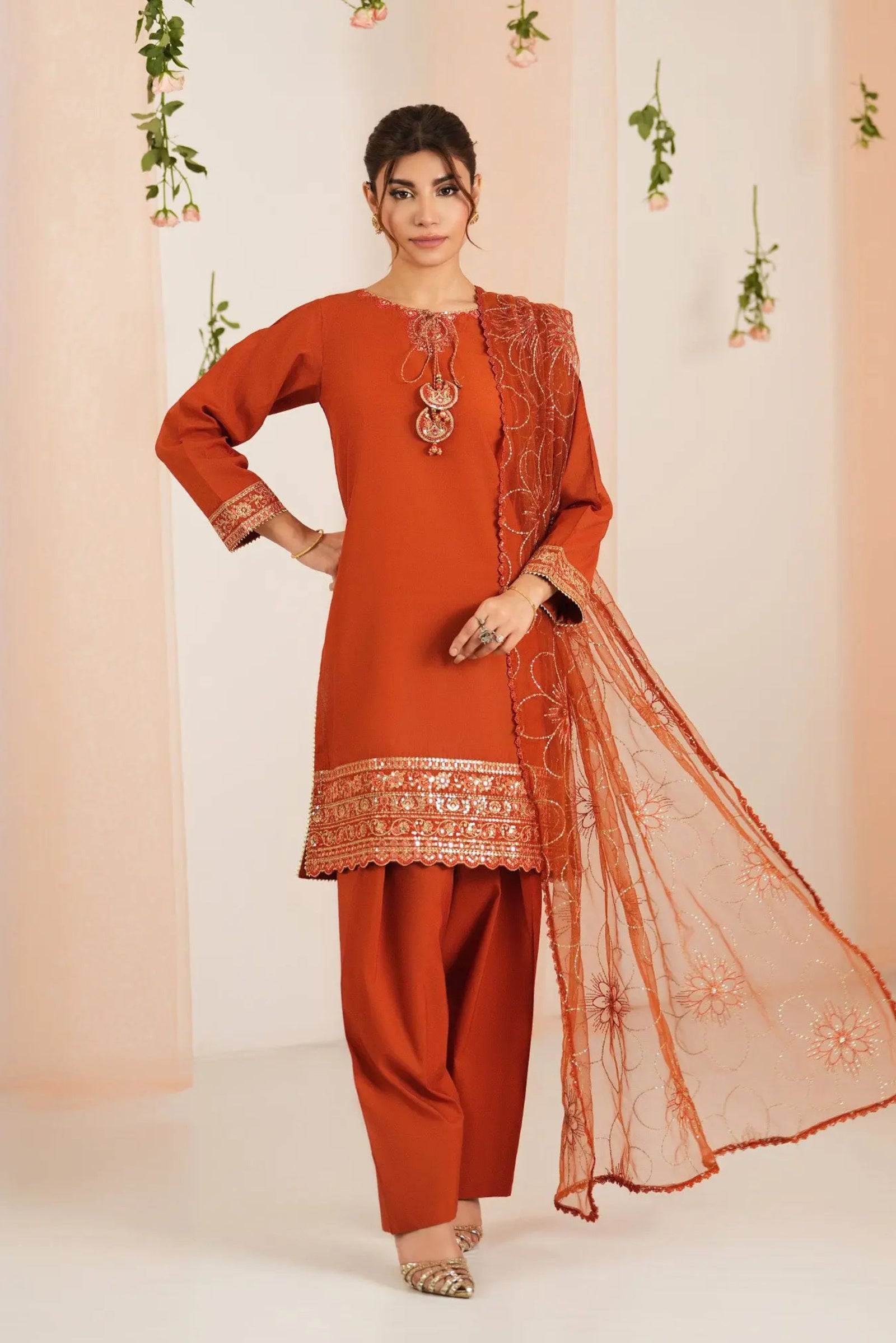 Fancy Mehndi Wear Dress For Pakistani Wedding