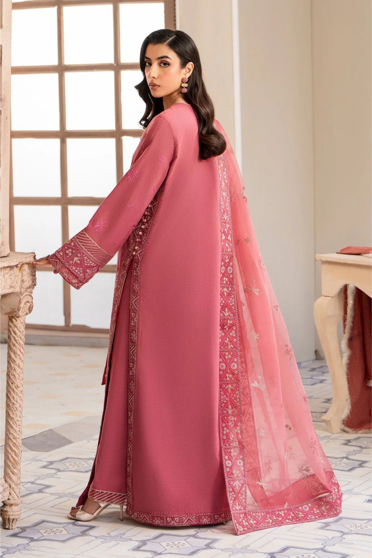  Pakistani Lawn Suits Online Sydney