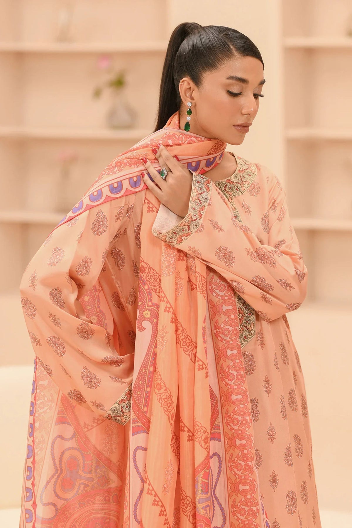 Pakistani Formal Outfits For Ladies