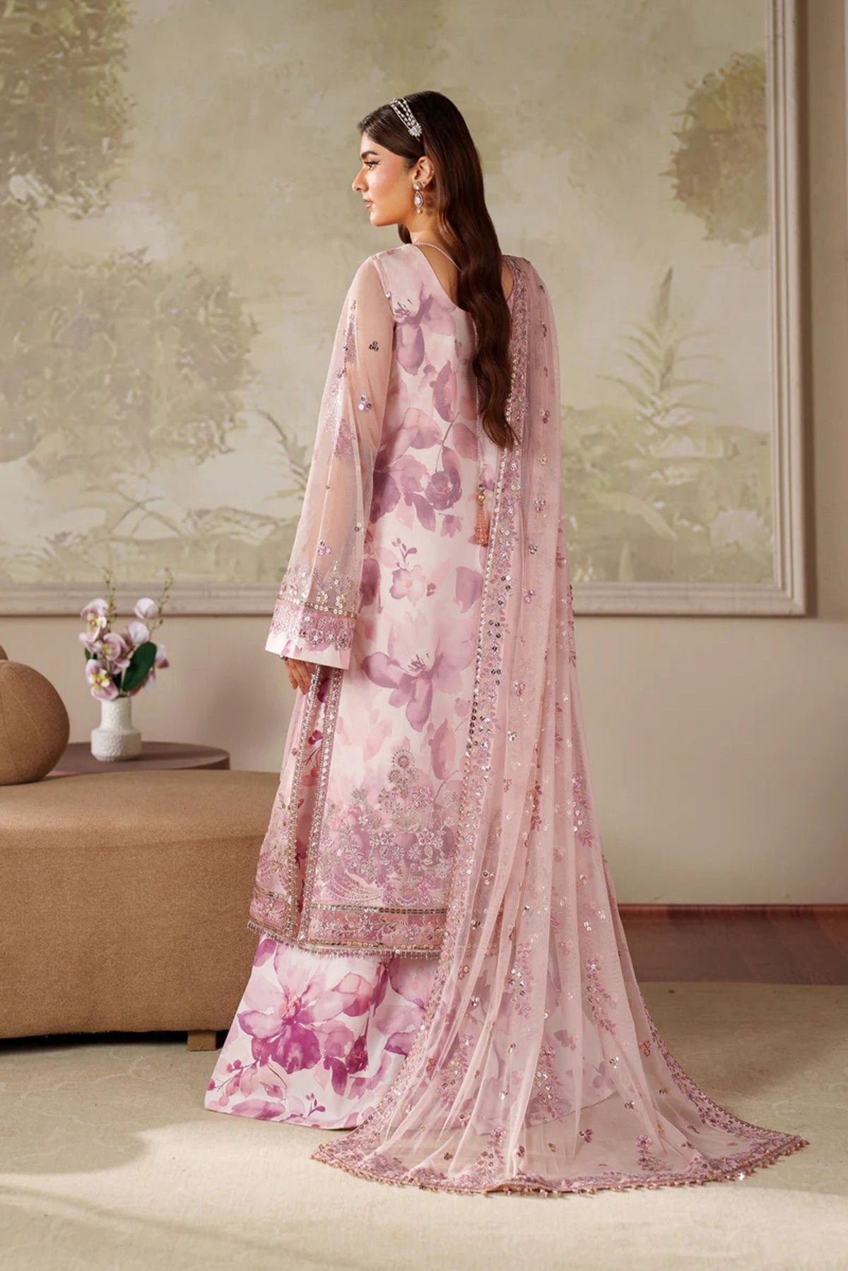 Classy Pakistani Formal Outfits for Women