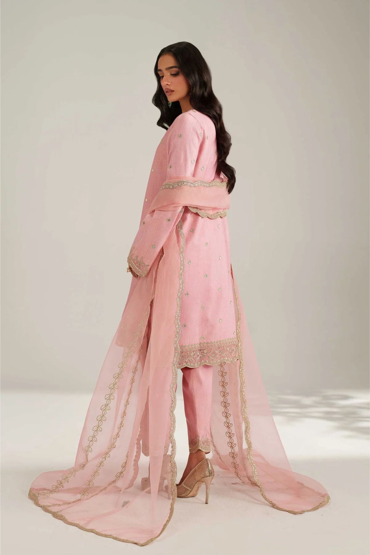 Hand-embroidered readymade outfit 