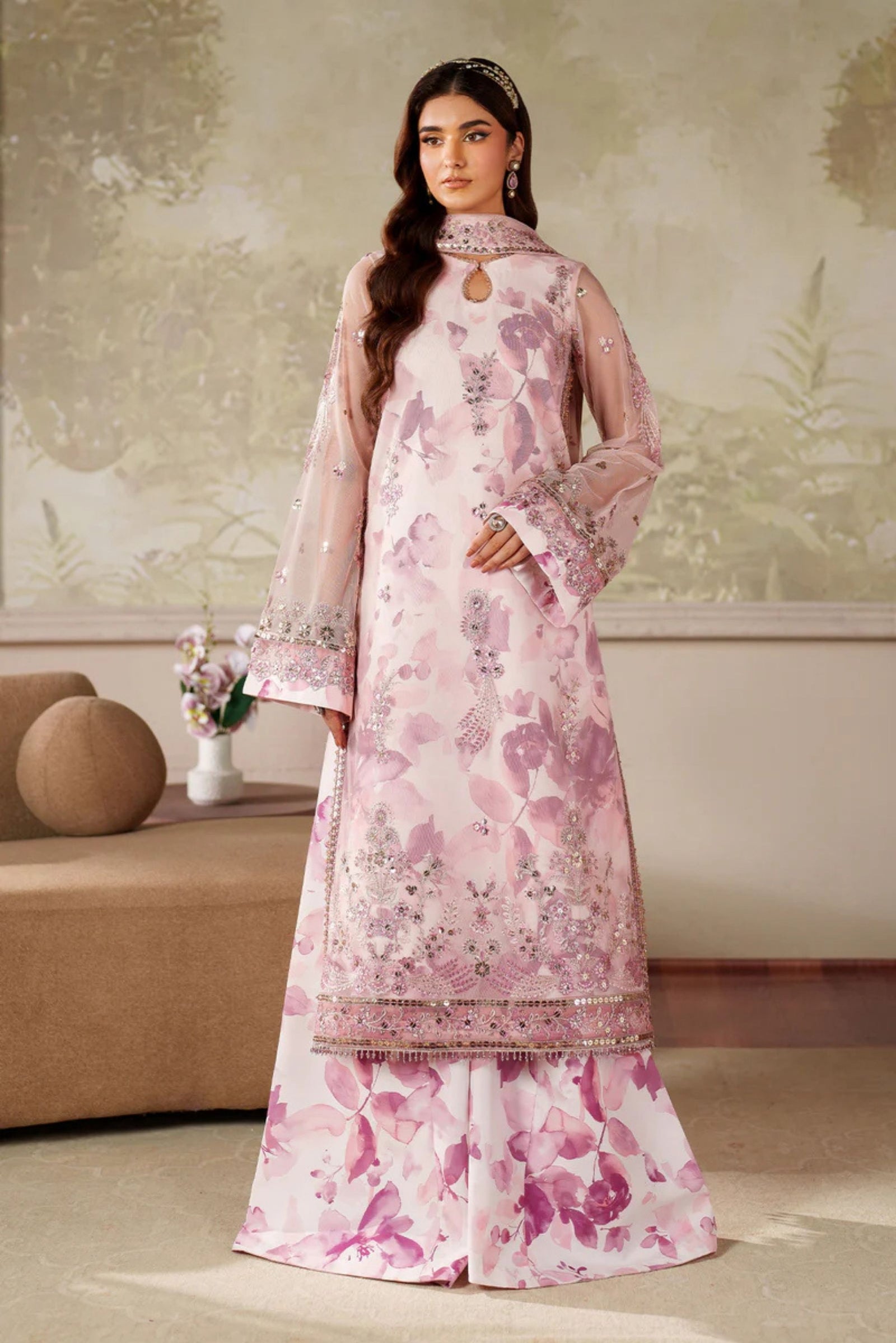 Classy Pakistani Formal Outfits for Women