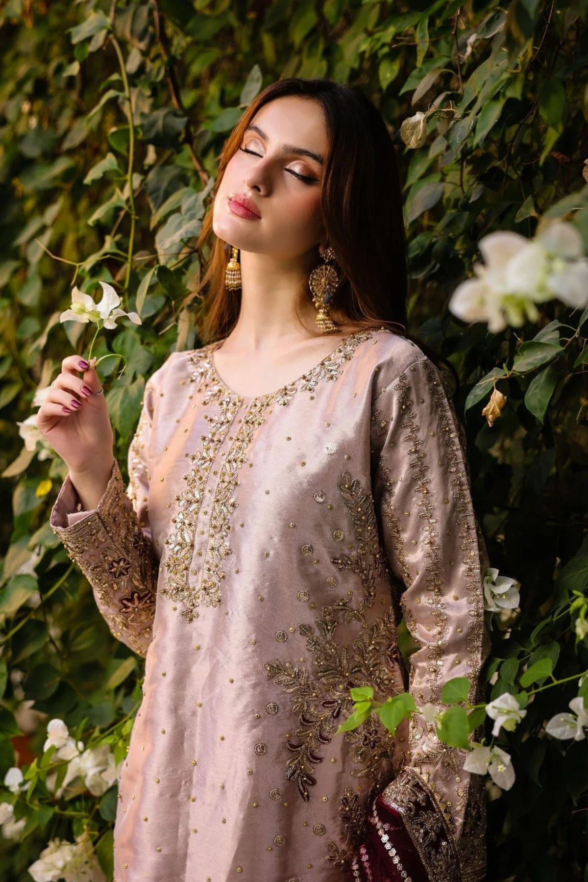 Pakistani Wedding Party Outfits For Ladies