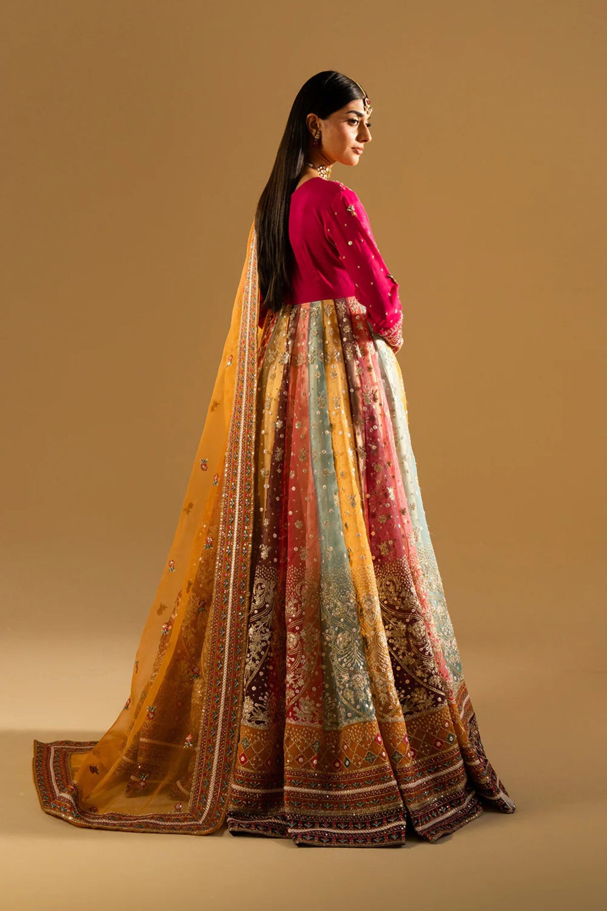 Pakistani Ladies Wedding Outfits For Sangeet Night
