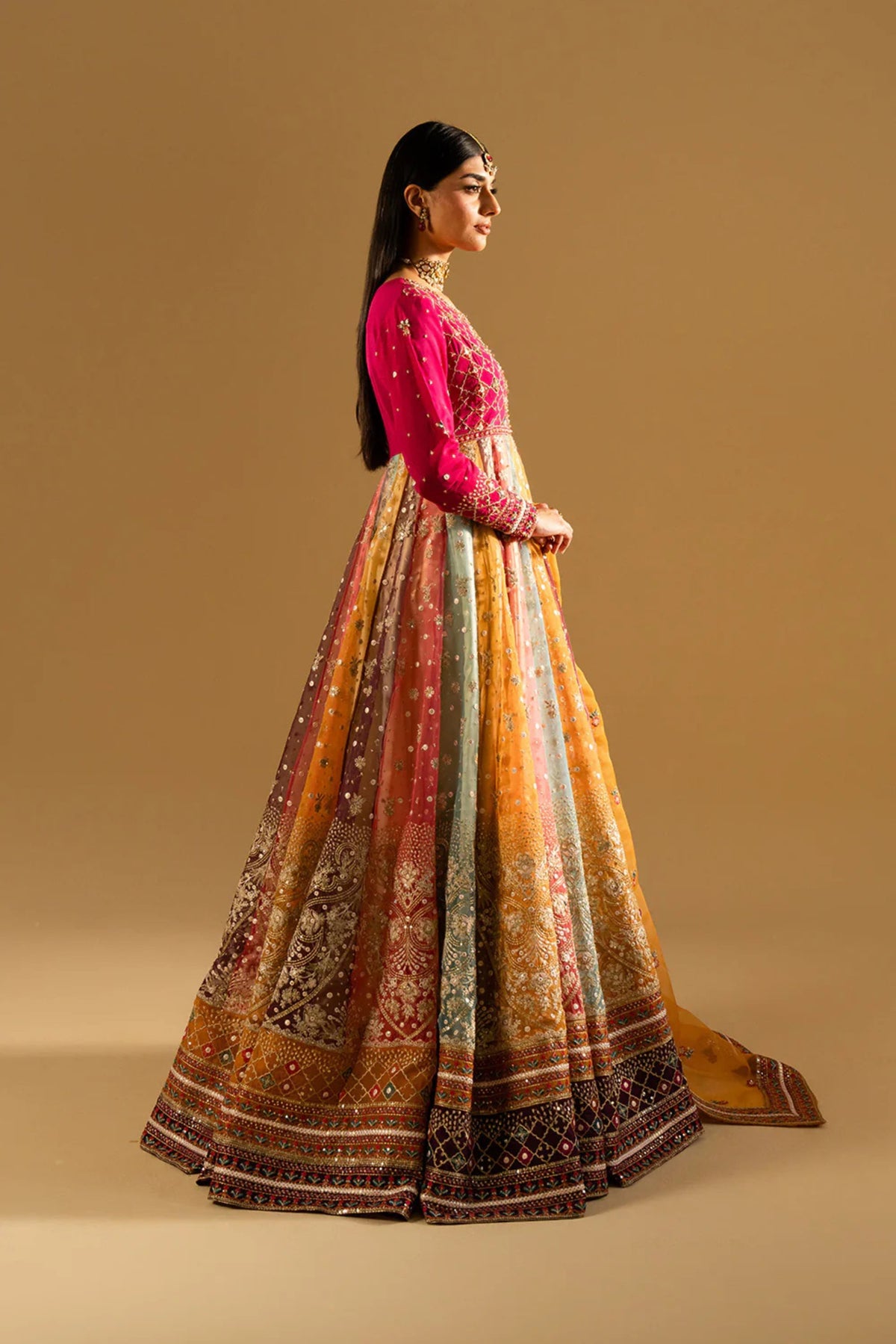 Pakistani Ladies Wedding Outfits For Sangeet Night