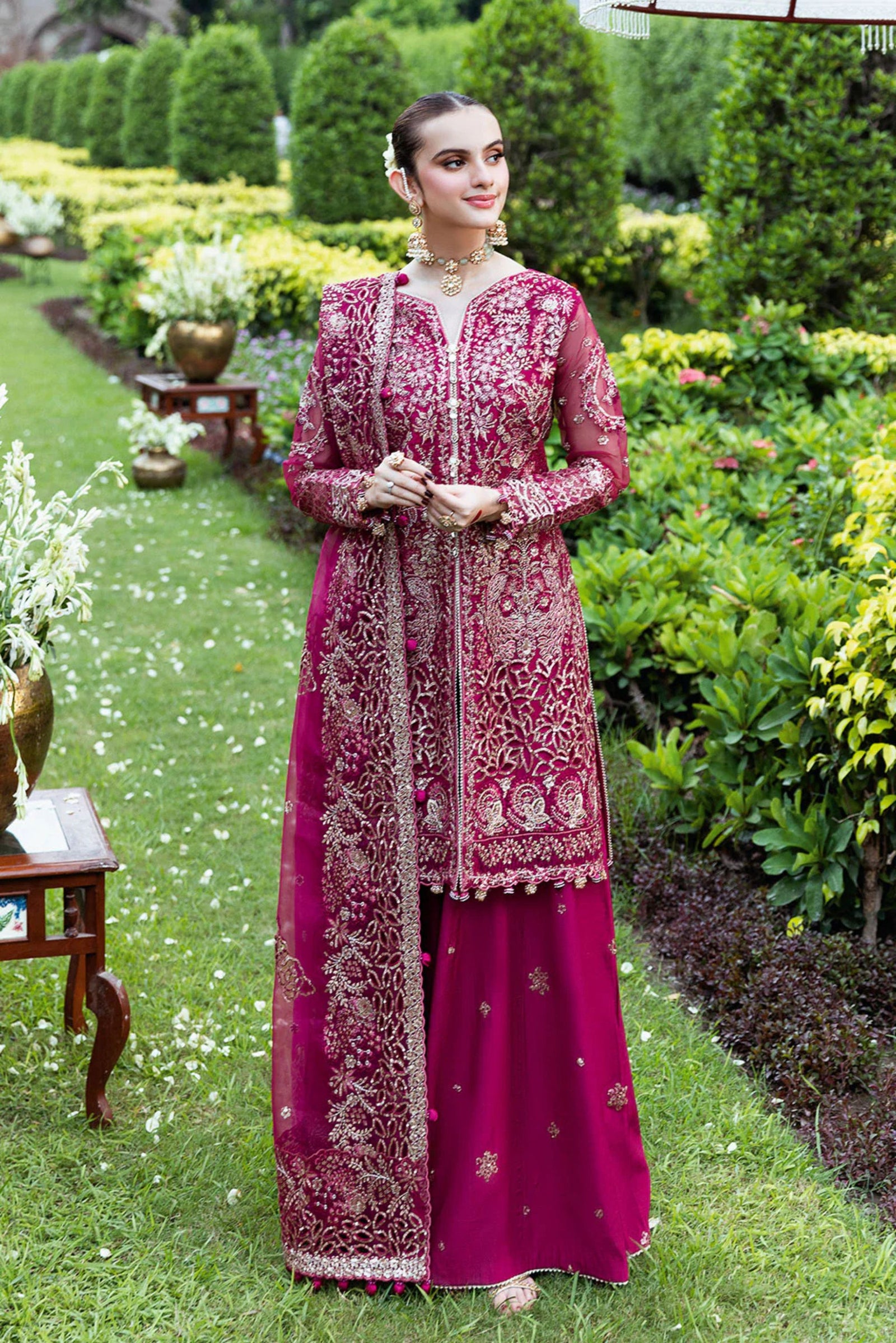 Latest Pakistani Wedding Outfits 2025