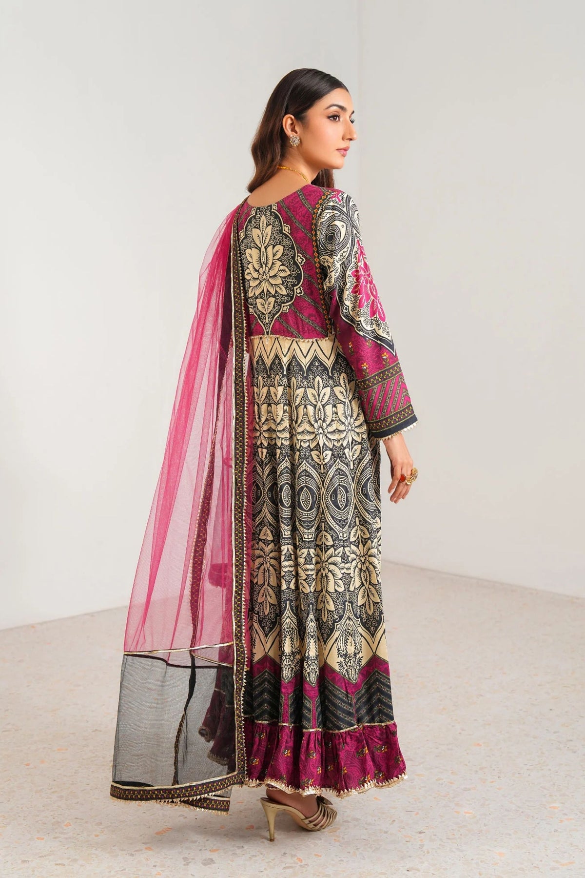 Pakistani Wedding Clothes For Females