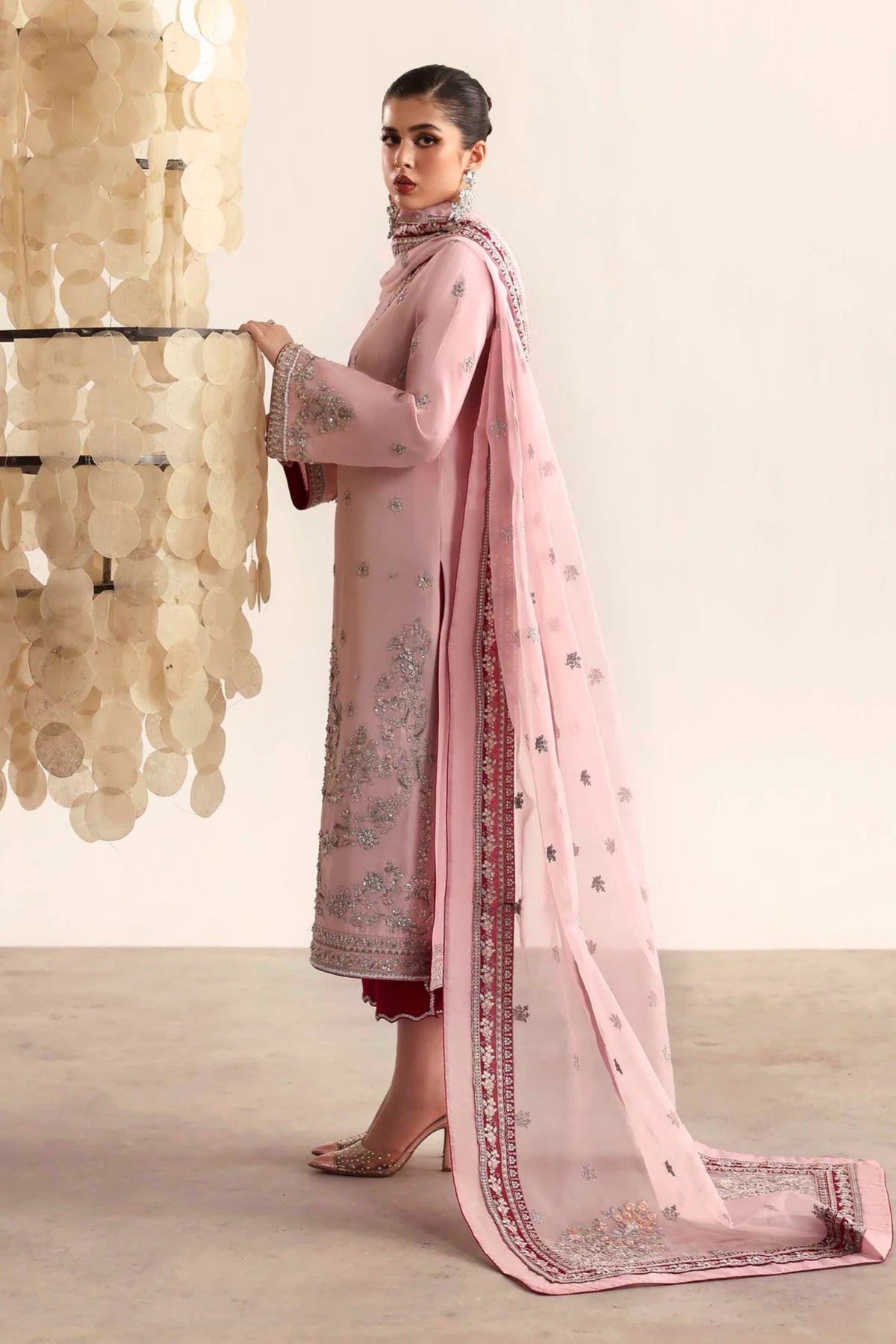 Classy Formal Outfits for Women