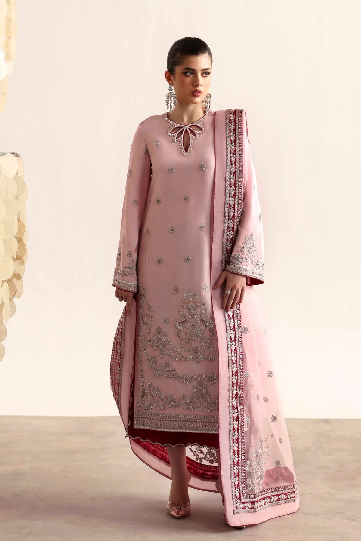 Classy Formal Outfits for Women