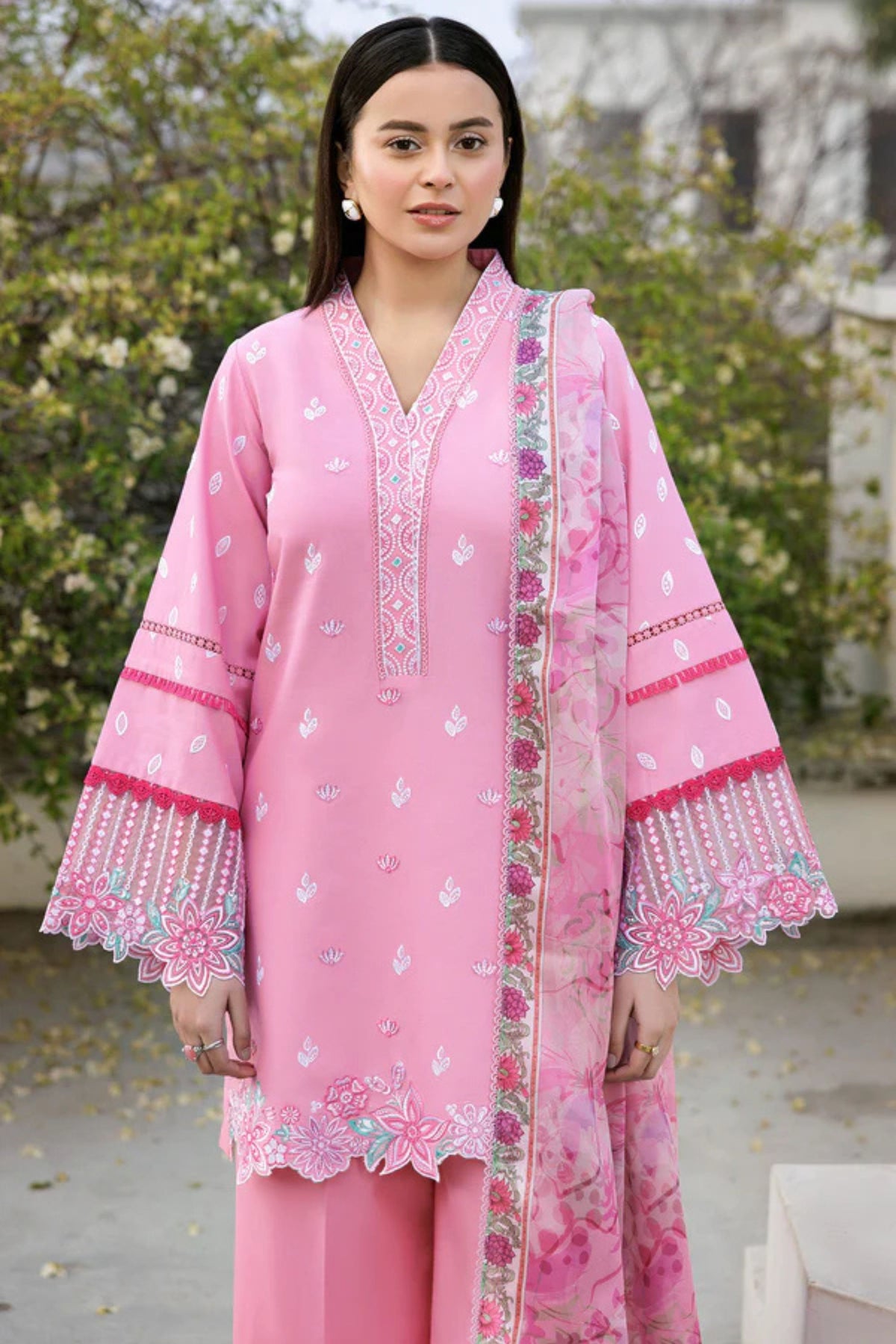 Traditional Pakistani Clothing For Women
