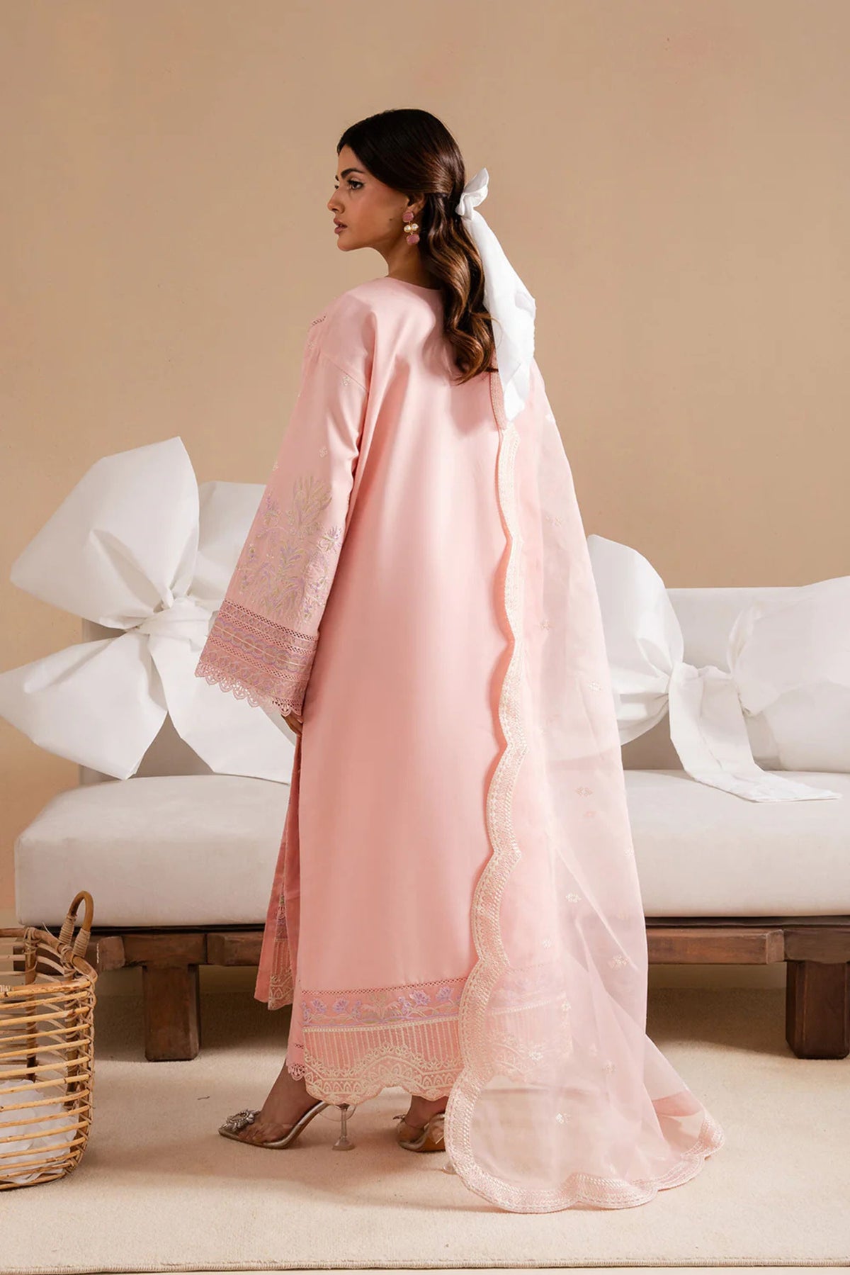 Pakistani Formal Suits For Ladies 