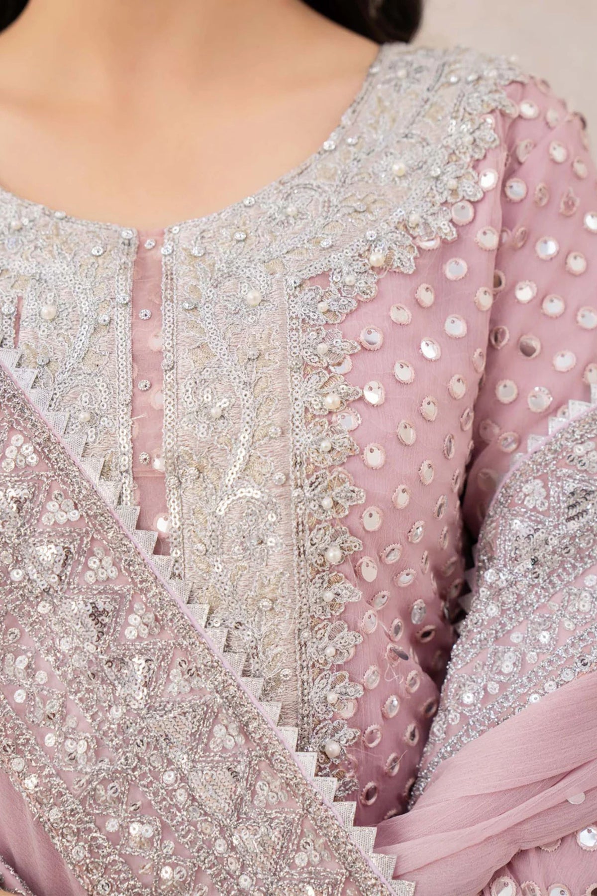 Latest Pakistani Wedding Outfits 2025
