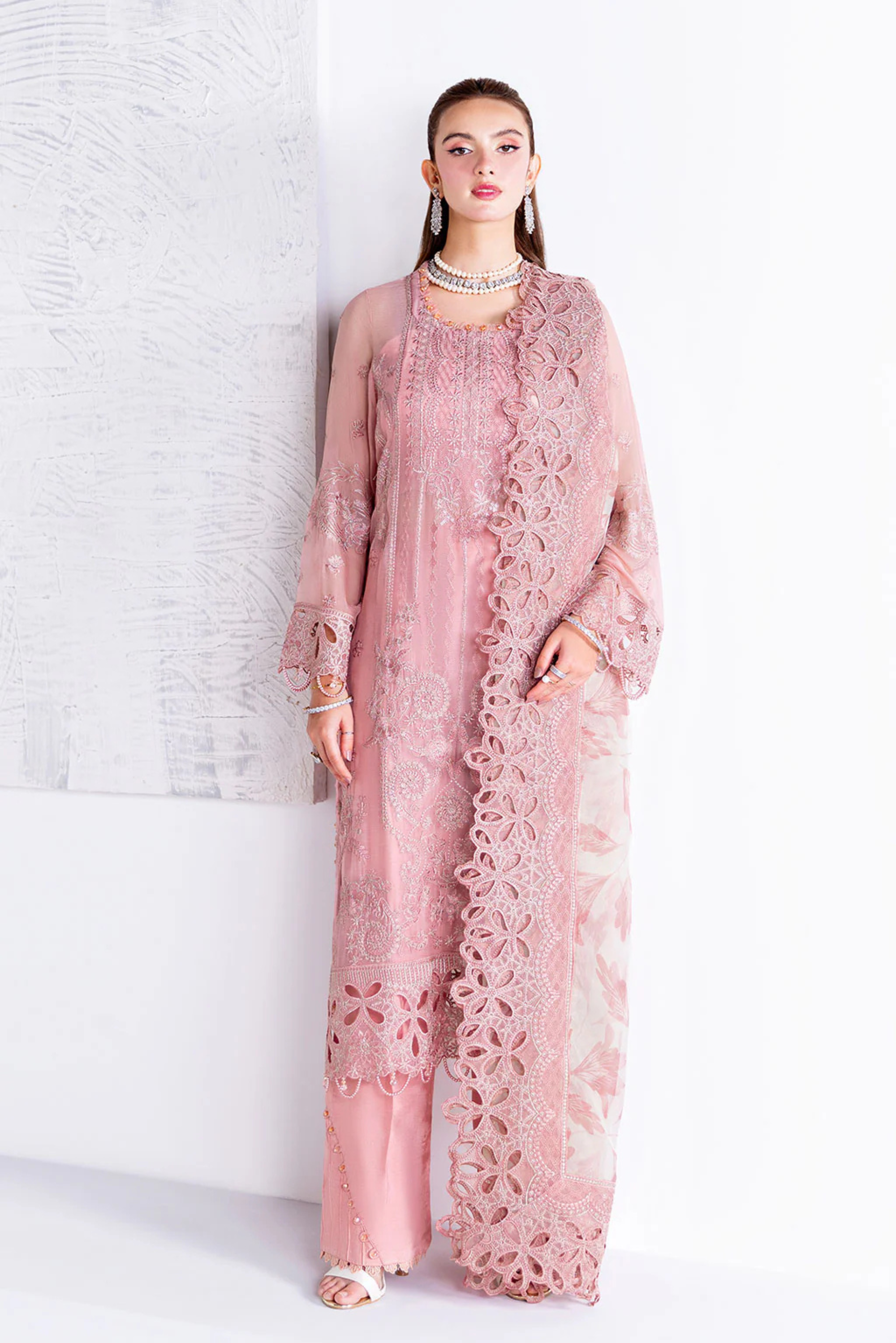 Guest Outfits To Attend Pakistani Wedding