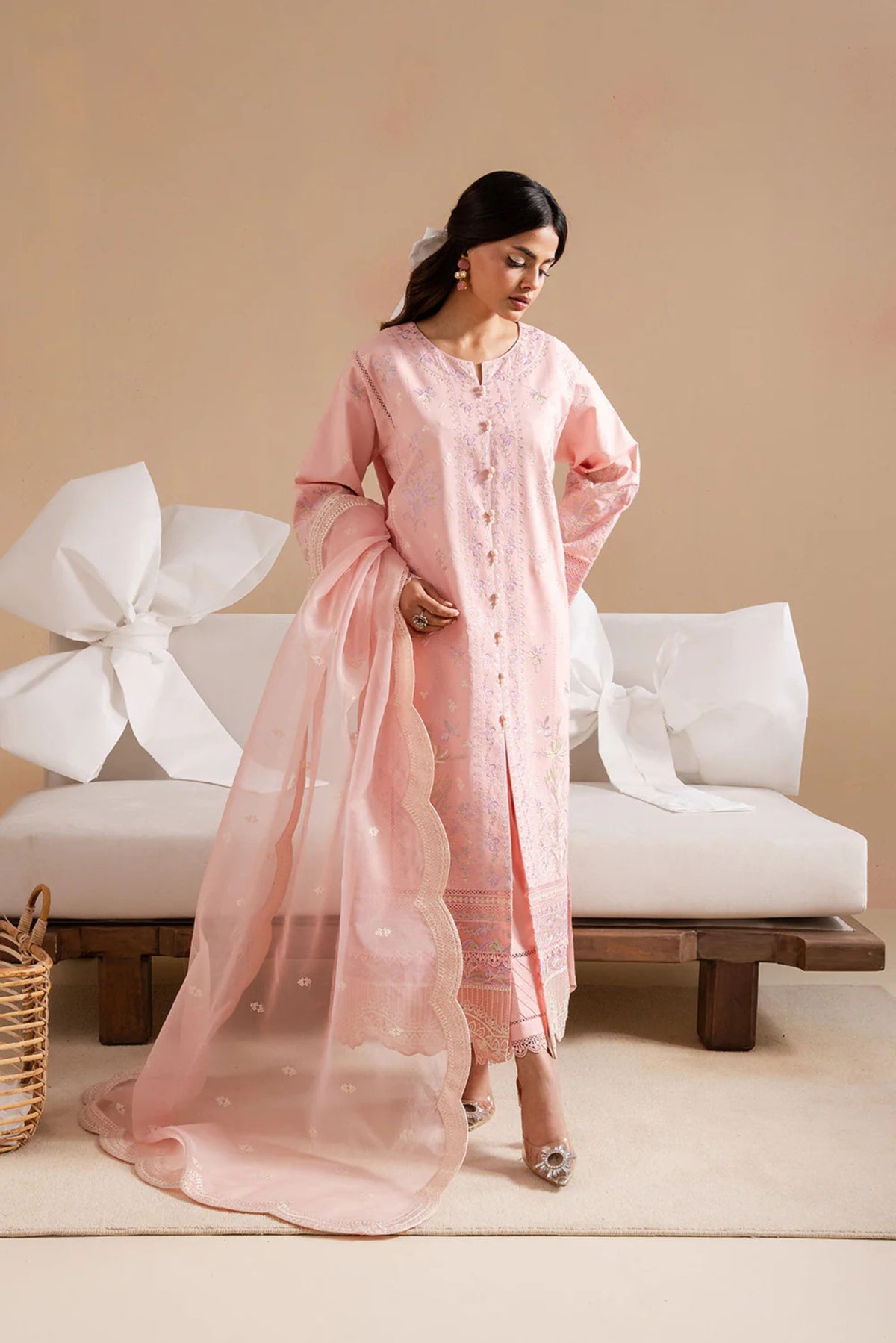 Pakistani Formal Suits For Ladies 
