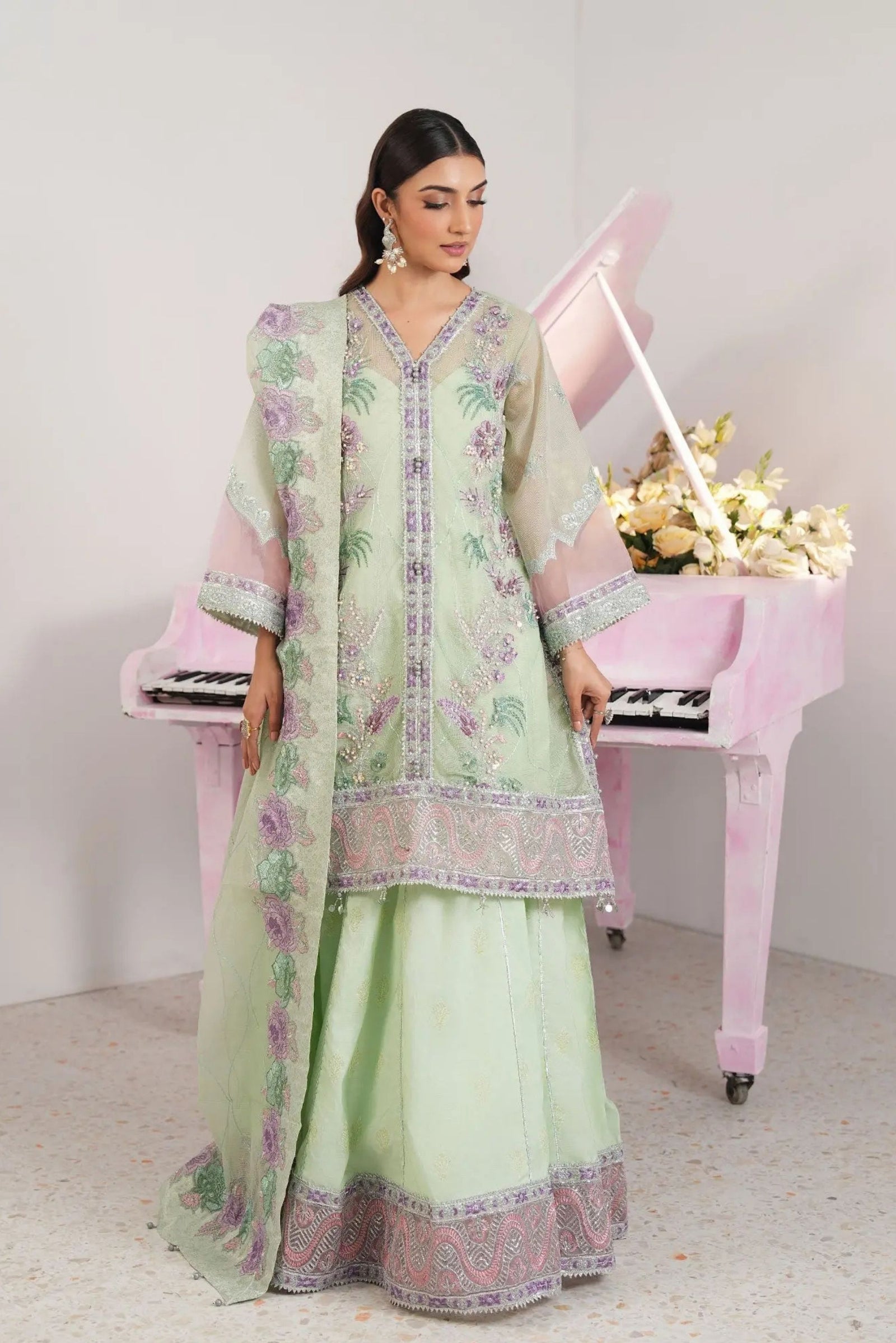 Pakistani Wedding Clothes For Females